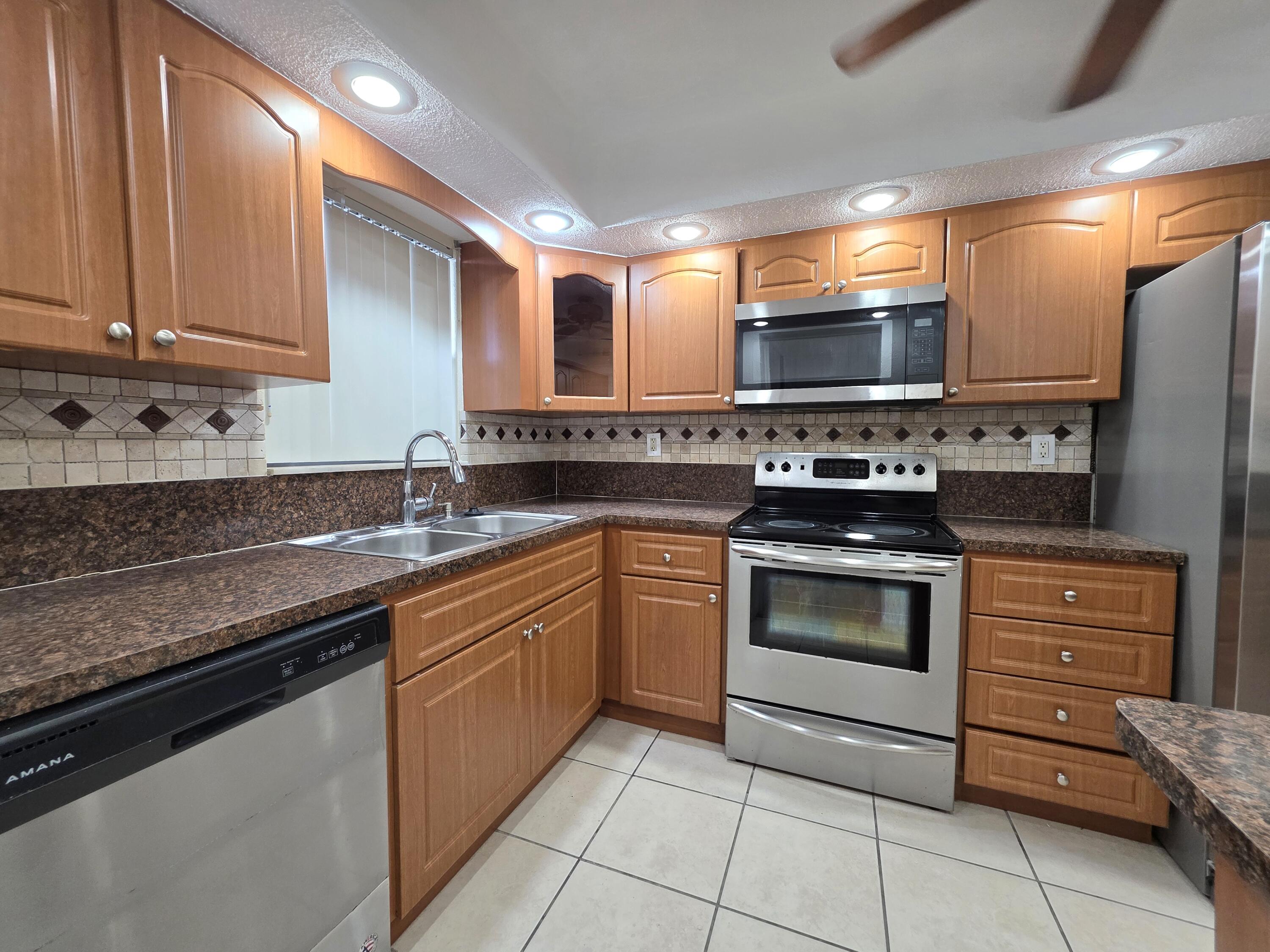 En Venta 5860 NW 44TH Street 502, Lauderhill, FL 33319, Lauderhill, FL 33319