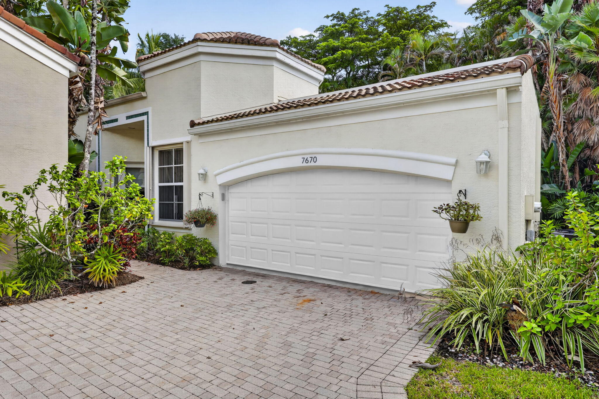 Foto de propiedad en 7670 JASMINE Court, West Palm Beach, FL 33412 West Palm Beach con MLS# 