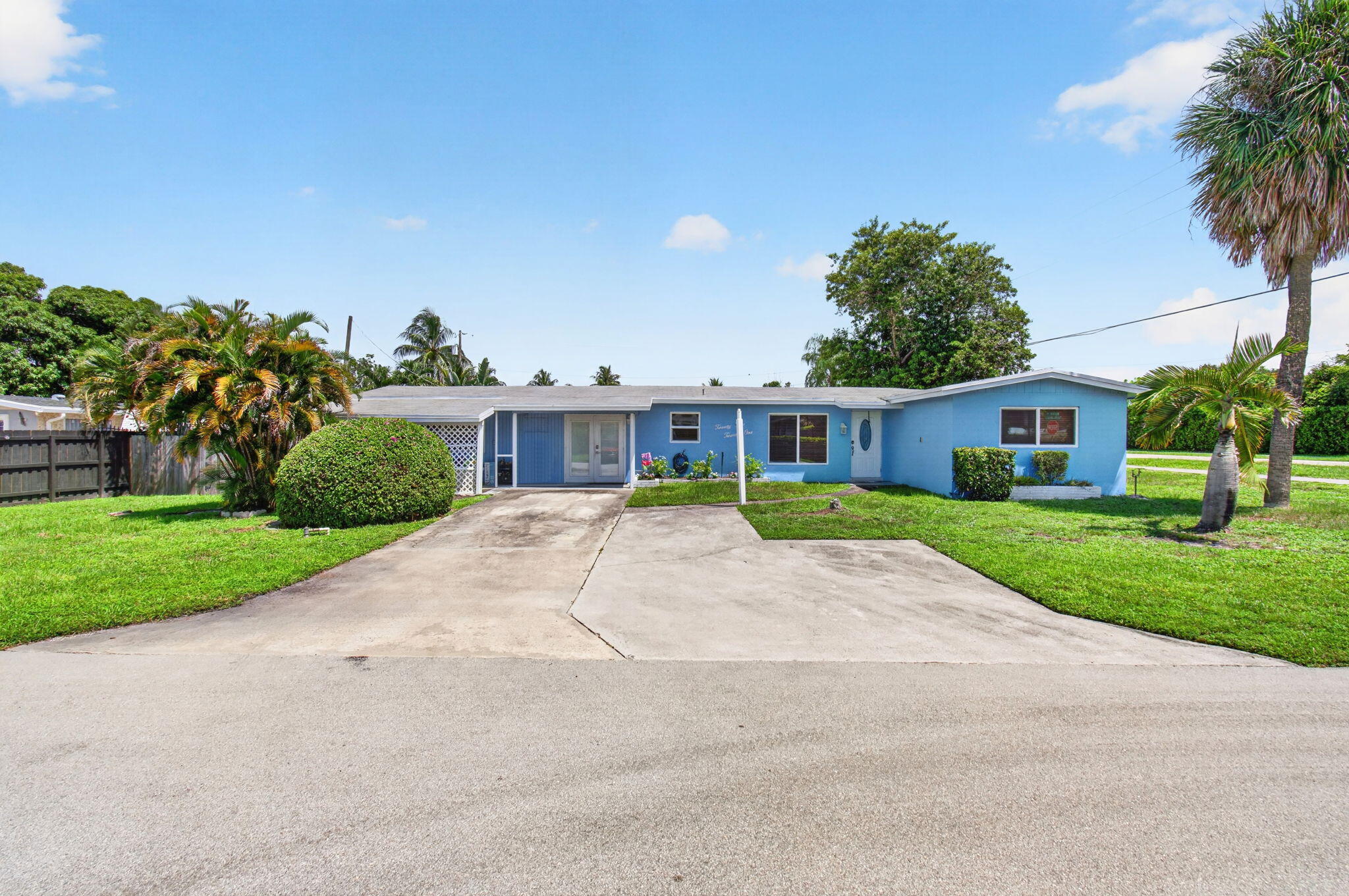 Foto de propiedad en 2521 Myrica Road, West Palm Beach, FL 33406 West Palm Beach con MLS# 
