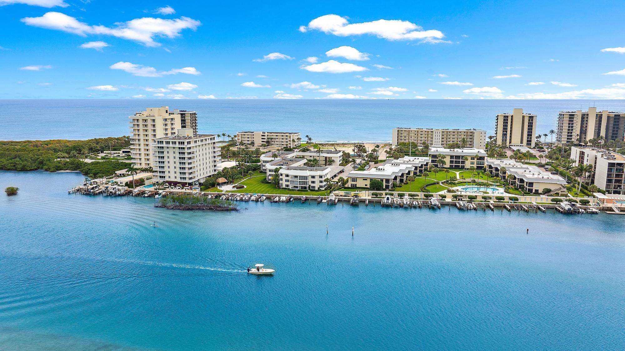 En Venta 325 S Beach Road 210, Tequesta, FL 33469, Tequesta, FL 33469