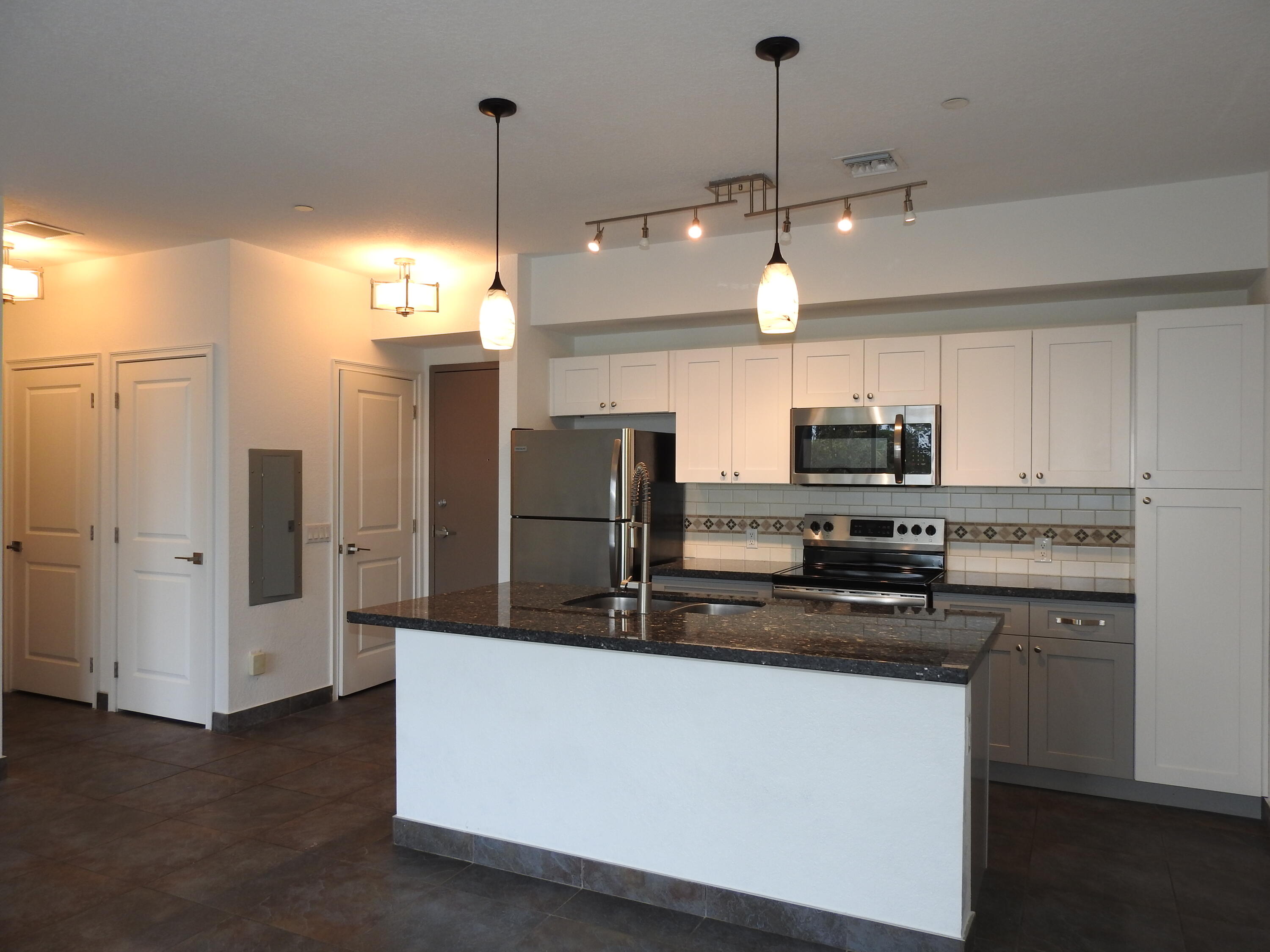 Foto de propiedad en 1550 NE 34TH Court, Oakland Park, FL 33334 Oakland Park con MLS# 