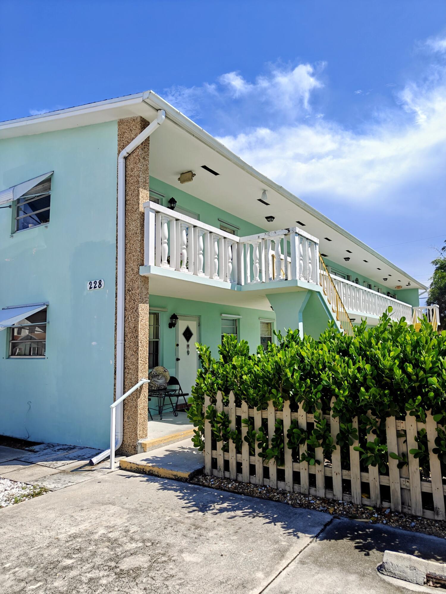 Foto de propiedad en 228 N Federal Highway, Lake Worth Beach, FL 33460 Lake Worth Beach con MLS# 