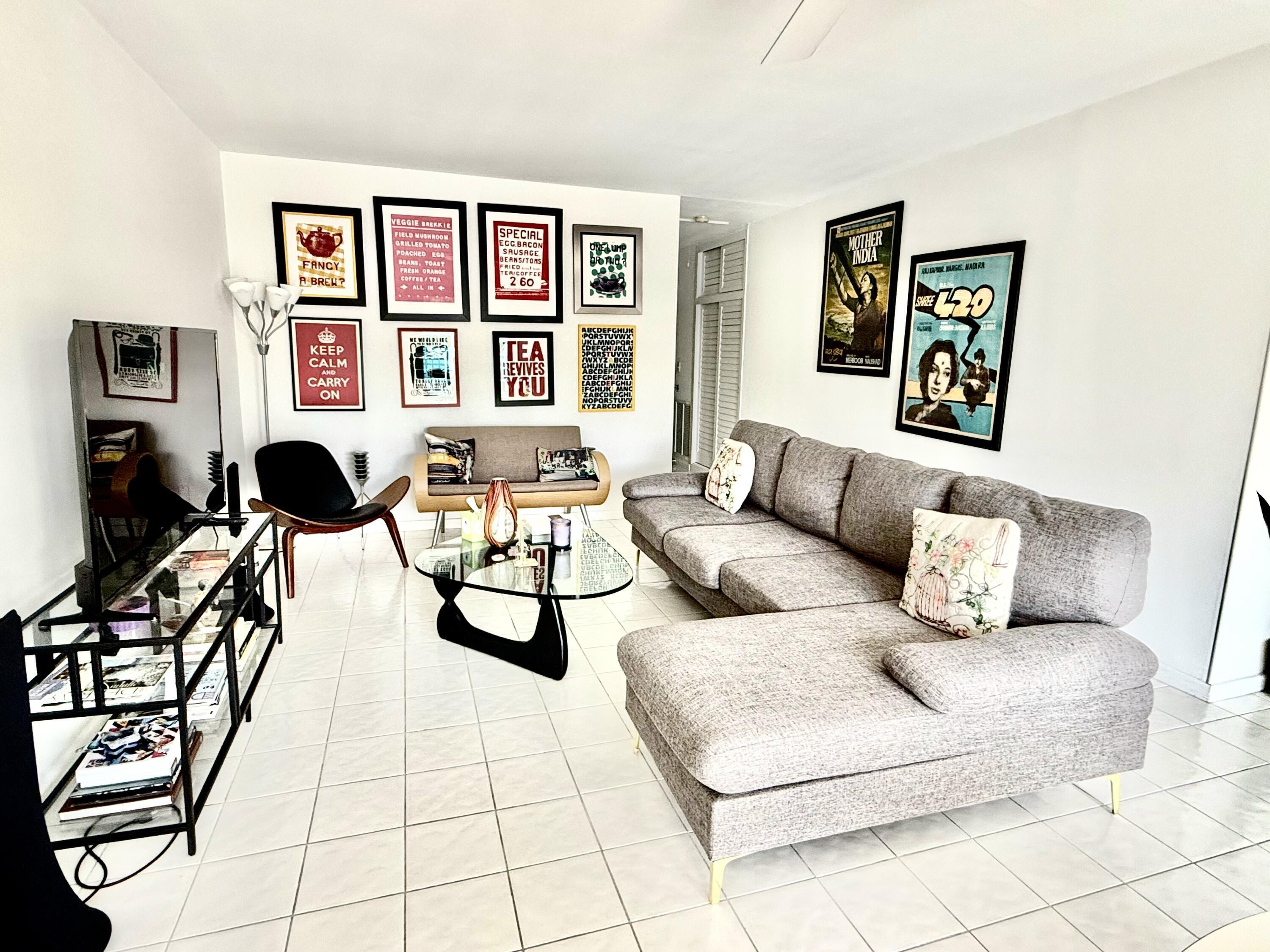 Foto de propiedad en 128 Venetian Drive, Delray Beach, FL 33483 Delray Beach con MLS# 