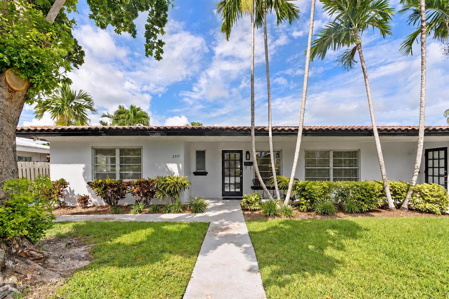 Foto de propiedad en 2317 NE 33RD, Fort Lauderdale, FL 33305 Fort Lauderdale con MLS# 