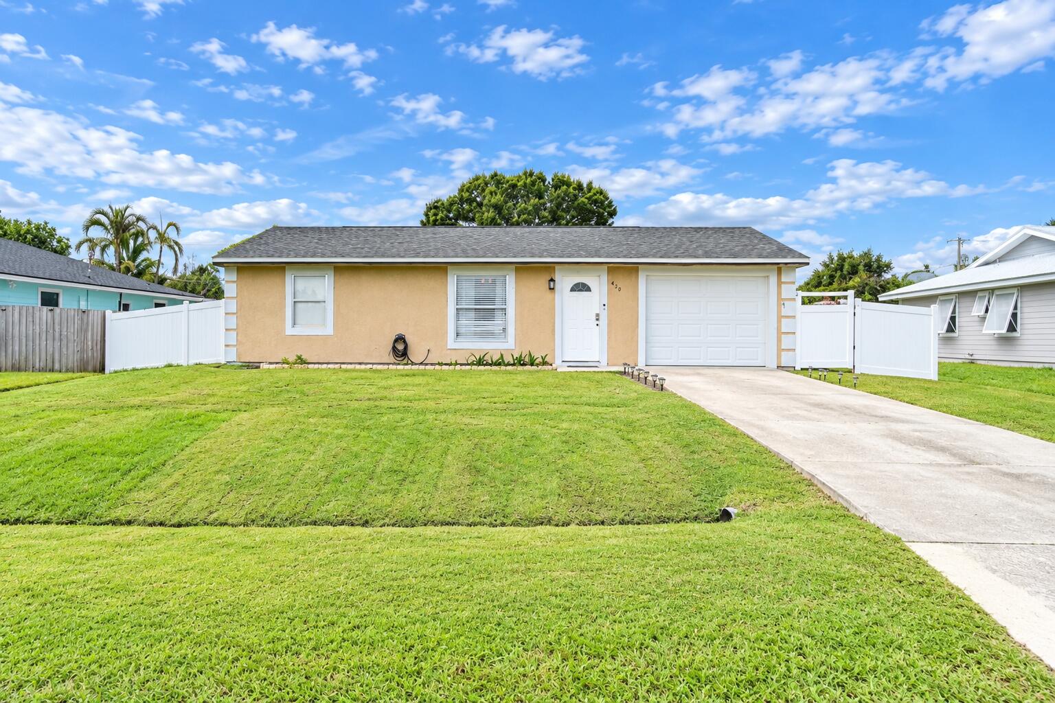 En Venta 420 SW Parish Terrace, Port St. Lucie, FL 34984, Port St. Lucie, FL 34984