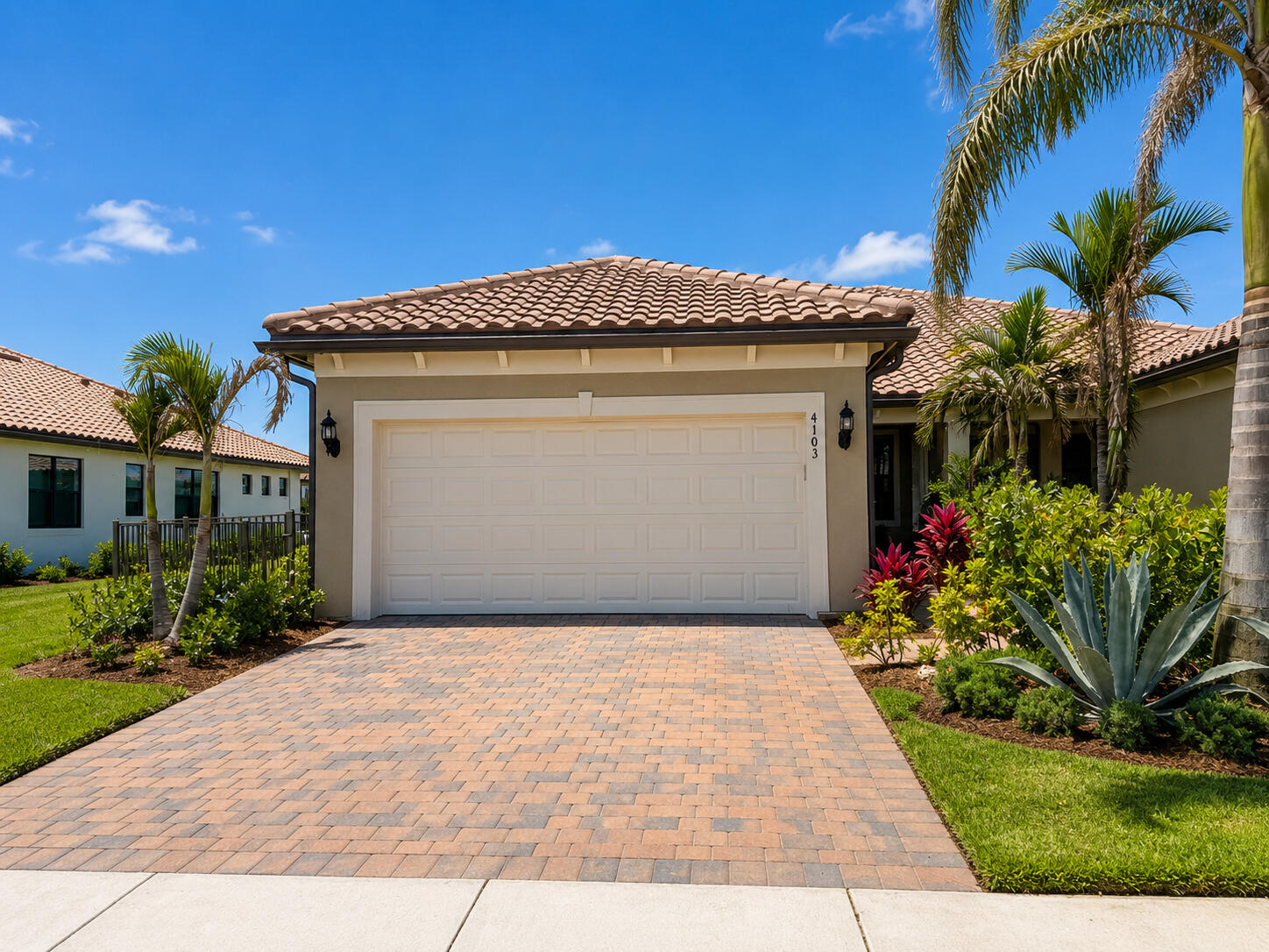 Beautiful curb appear-inviting and welcoming!