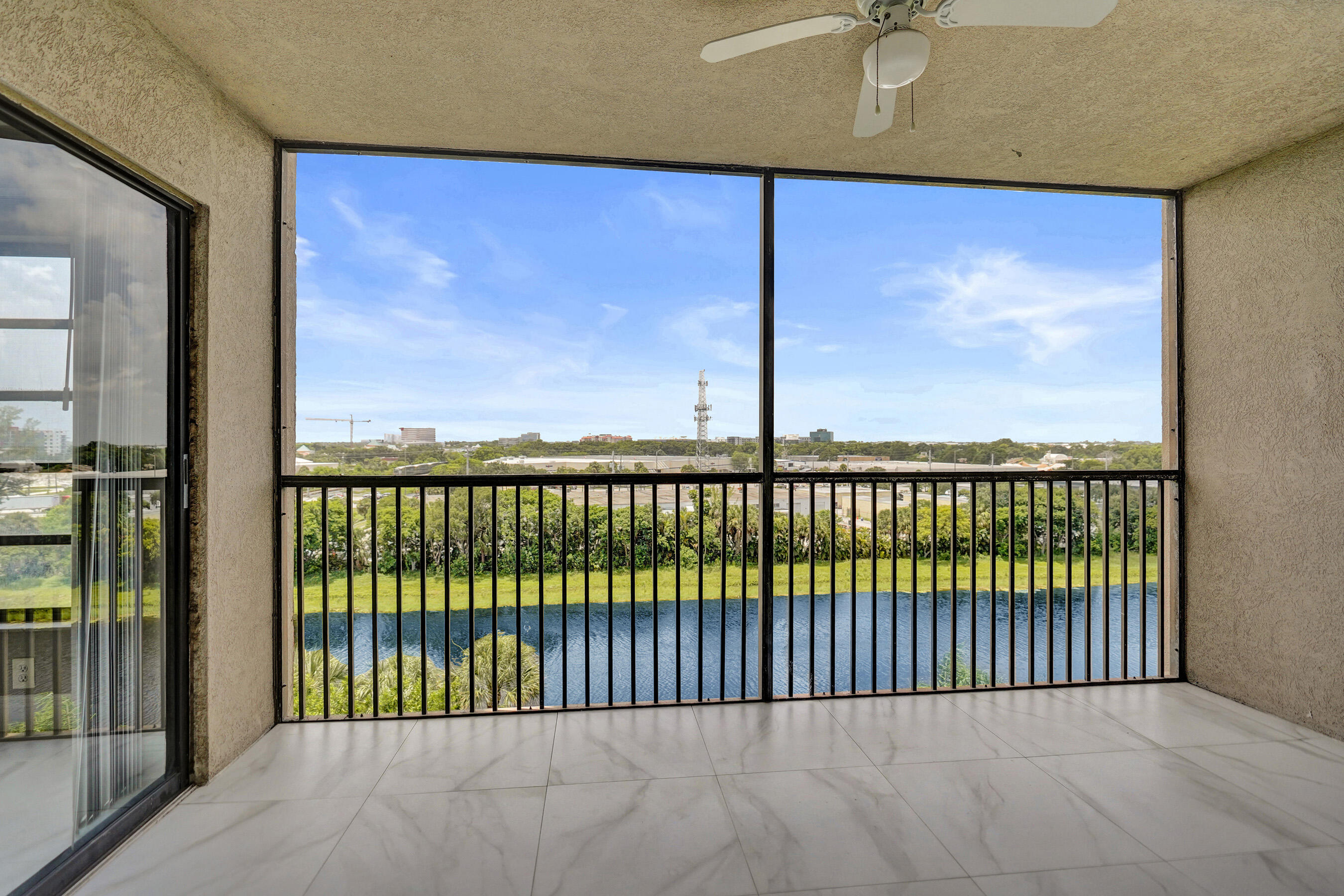 En Renta 2200 S CYPRESS BEND Drive 707, Pompano Beach, FL 33069, Pompano Beach, FL 33069