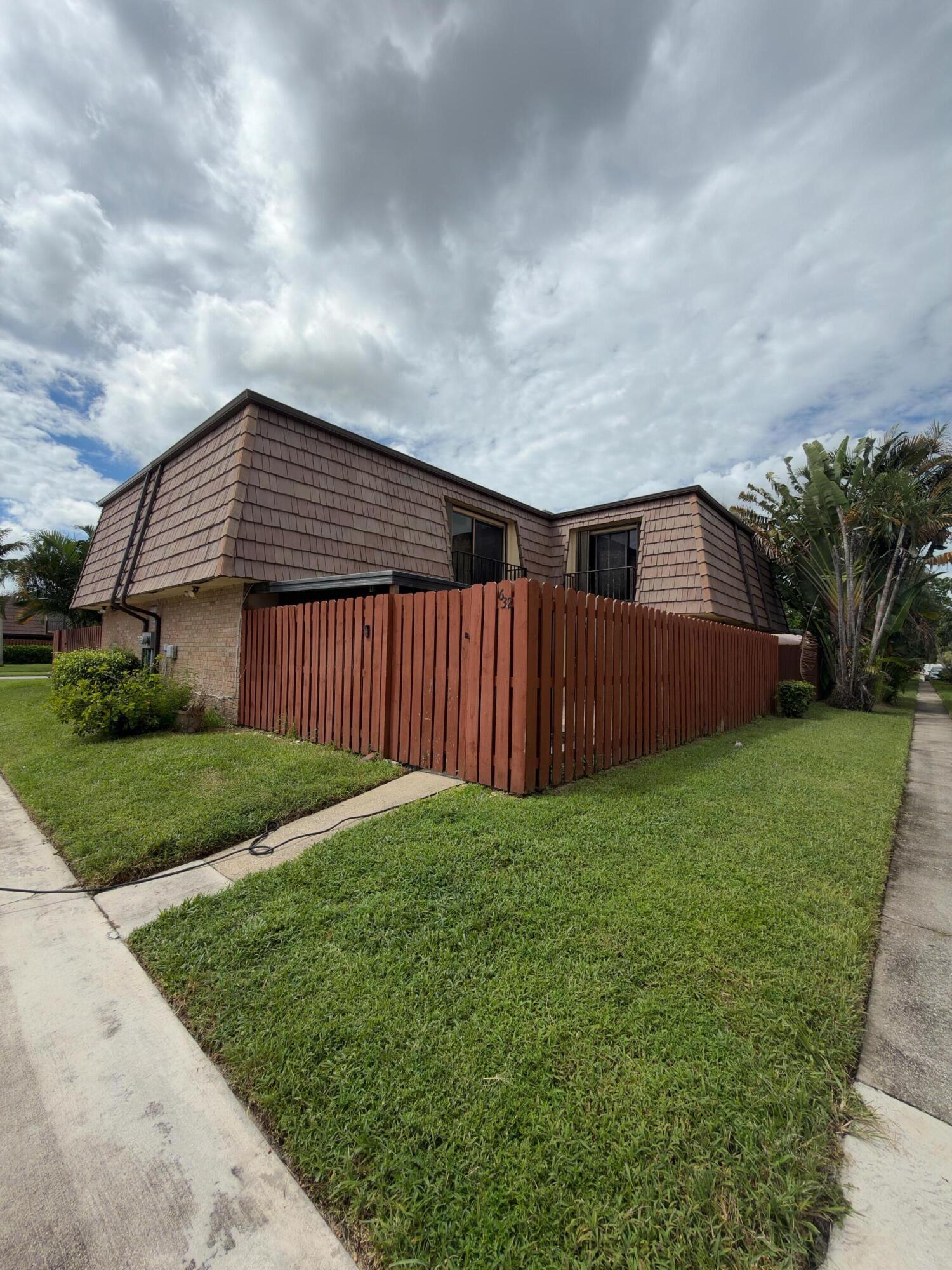 En Venta 632 SPRINGDALE Circle, Palm Springs, FL 33461, Palm Springs, FL 33461
