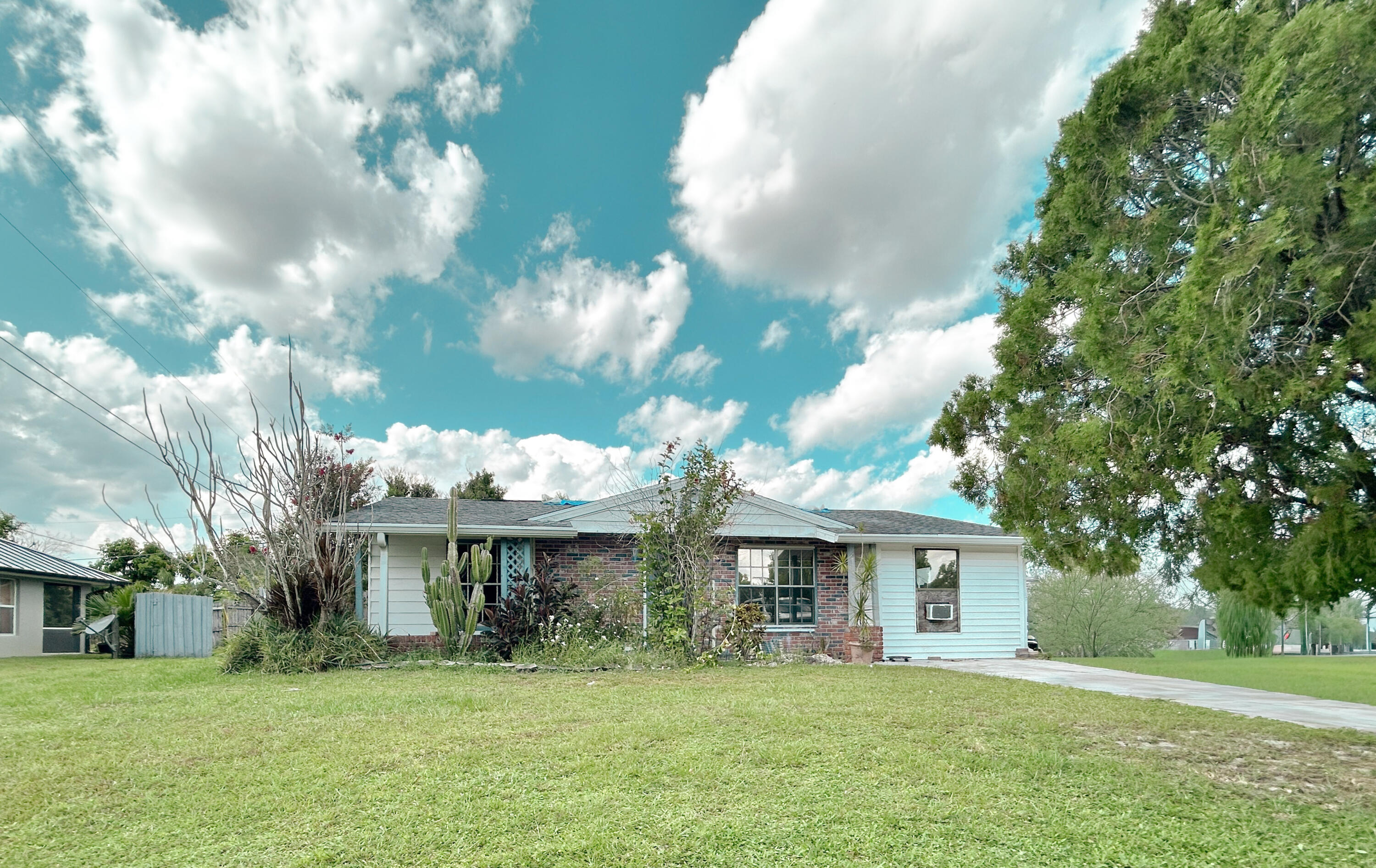 En Venta 201 NW Floresta Drive, Port St. Lucie, FL 34983, Port St. Lucie, FL 34983