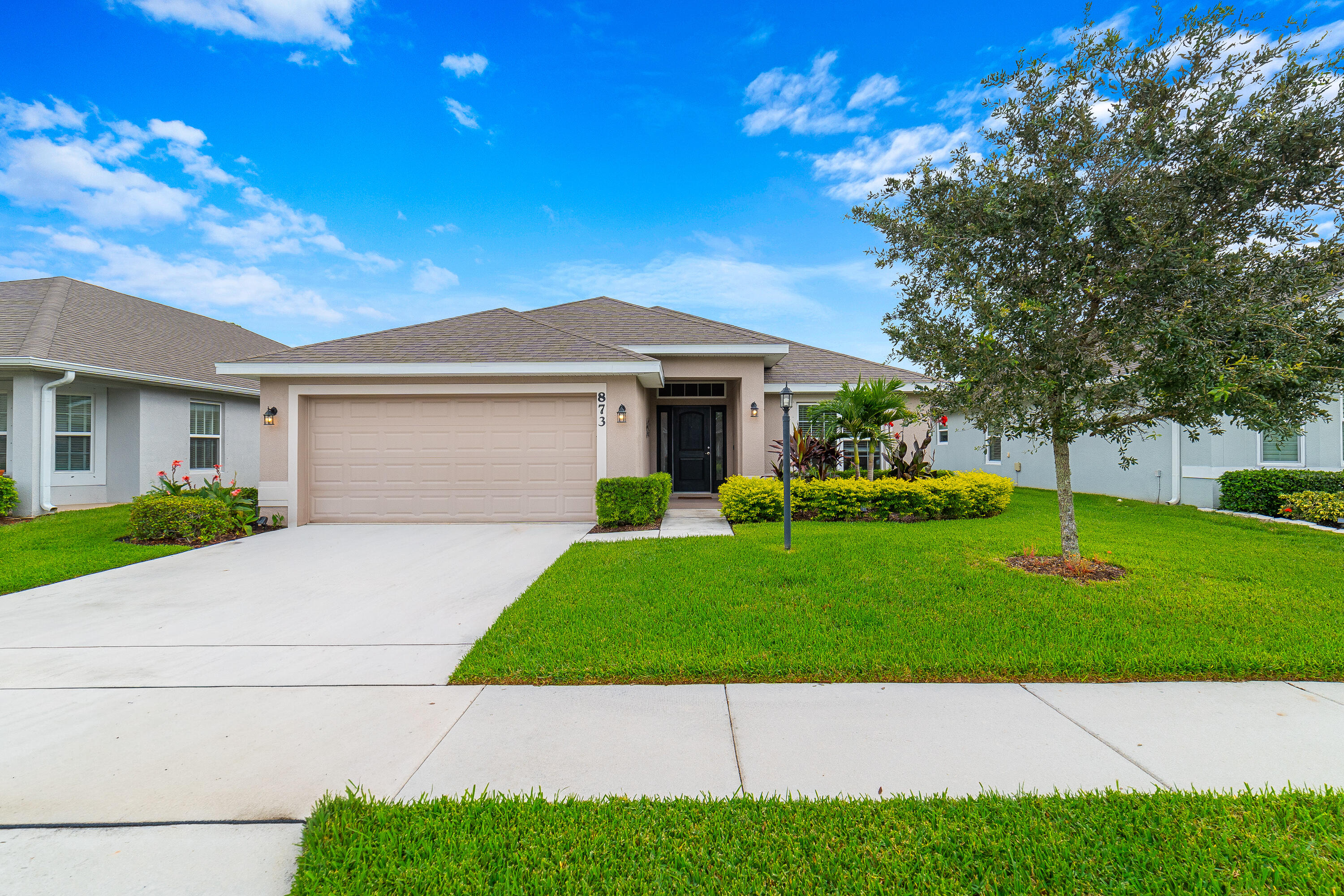 En Venta 873 NE Whistling Duck Way, Port St. Lucie, FL 34983, Port St. Lucie, FL 34983