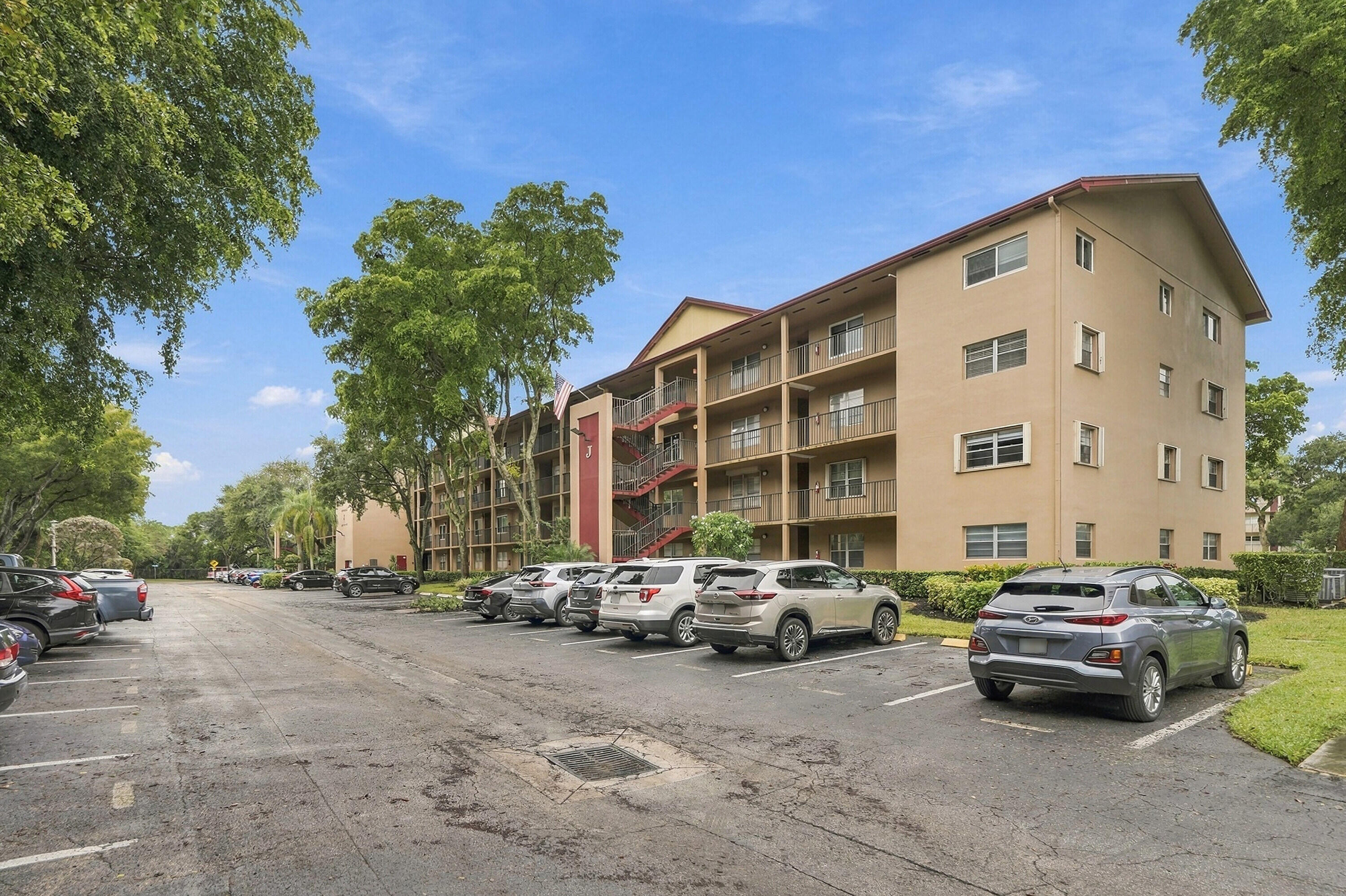 En Venta 12750 SW 4TH Court 208J, Pembroke Pines, FL 33027, Pembroke Pines, FL 33027