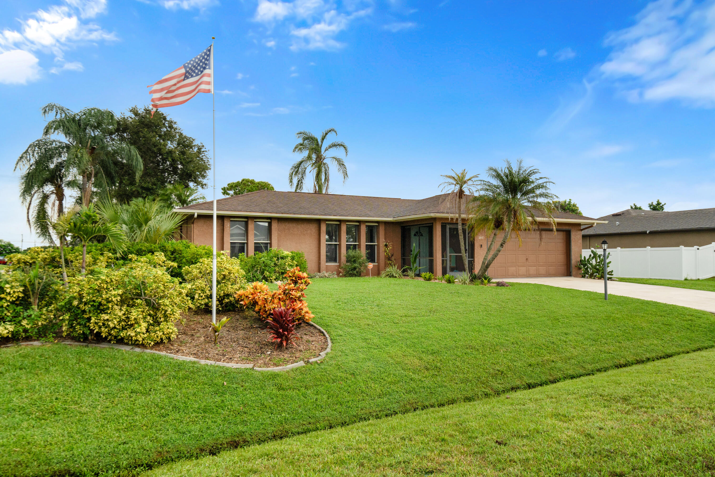 En Venta 297 SW Grove Avenue, Port St. Lucie, FL 34983, Port St. Lucie, FL 34983