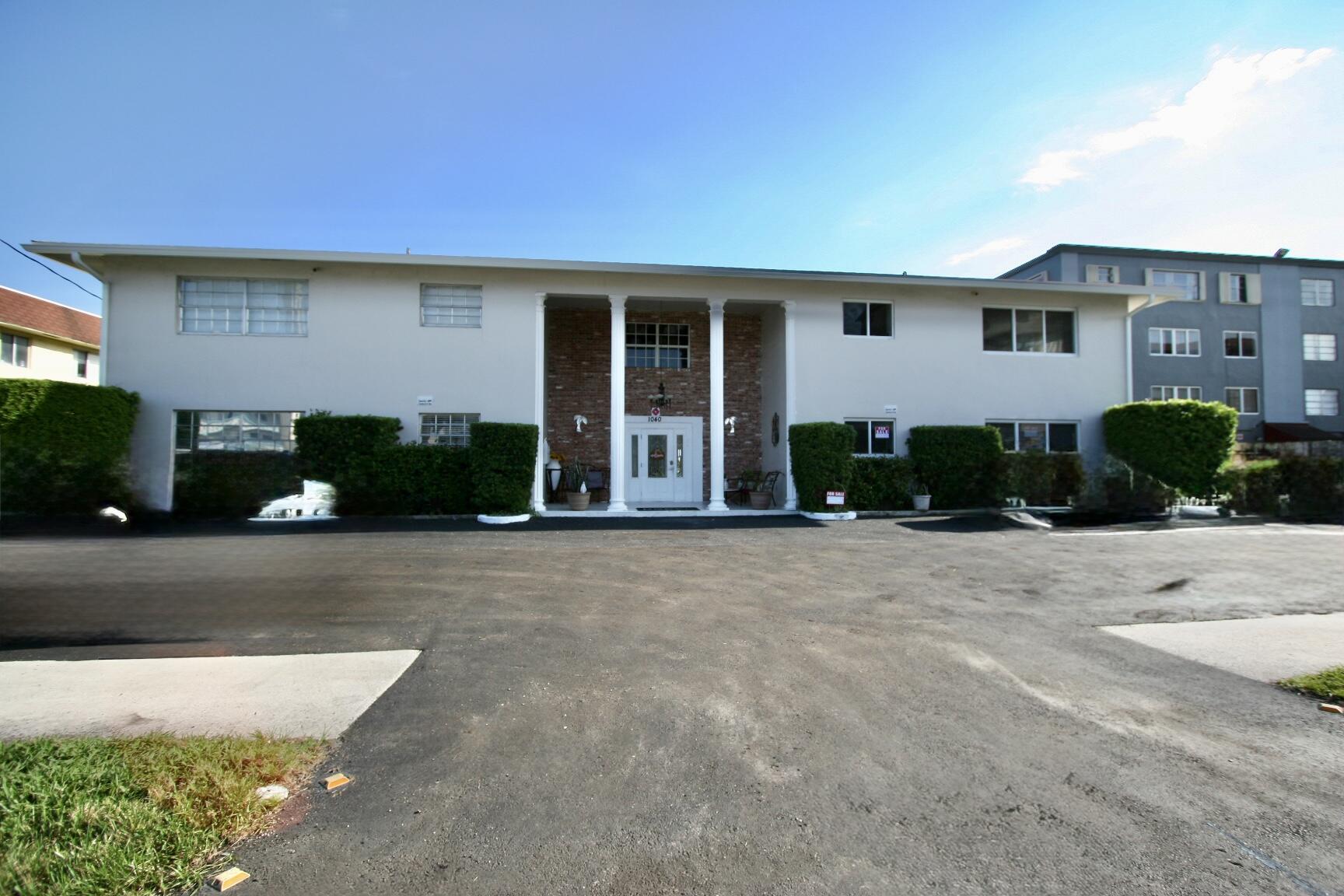En Renta 1040 CRYSTAL LAKE Drive 1, Deerfield Beach, FL 33064, Deerfield Beach, FL 33064