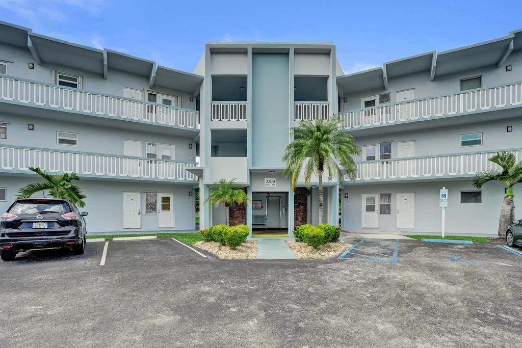 En Venta 2200 Park Lane Unit 111, Hollywood, FL 33021, Hollywood, FL 33021