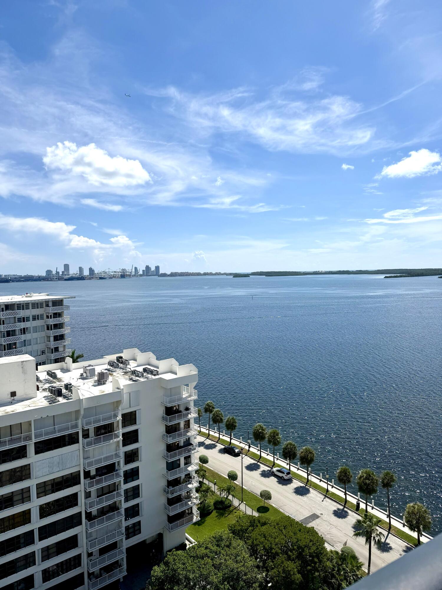 En Venta 1450 BRICKELL BAY Drive 1702, Miami, FL 33131, Miami, FL 33131