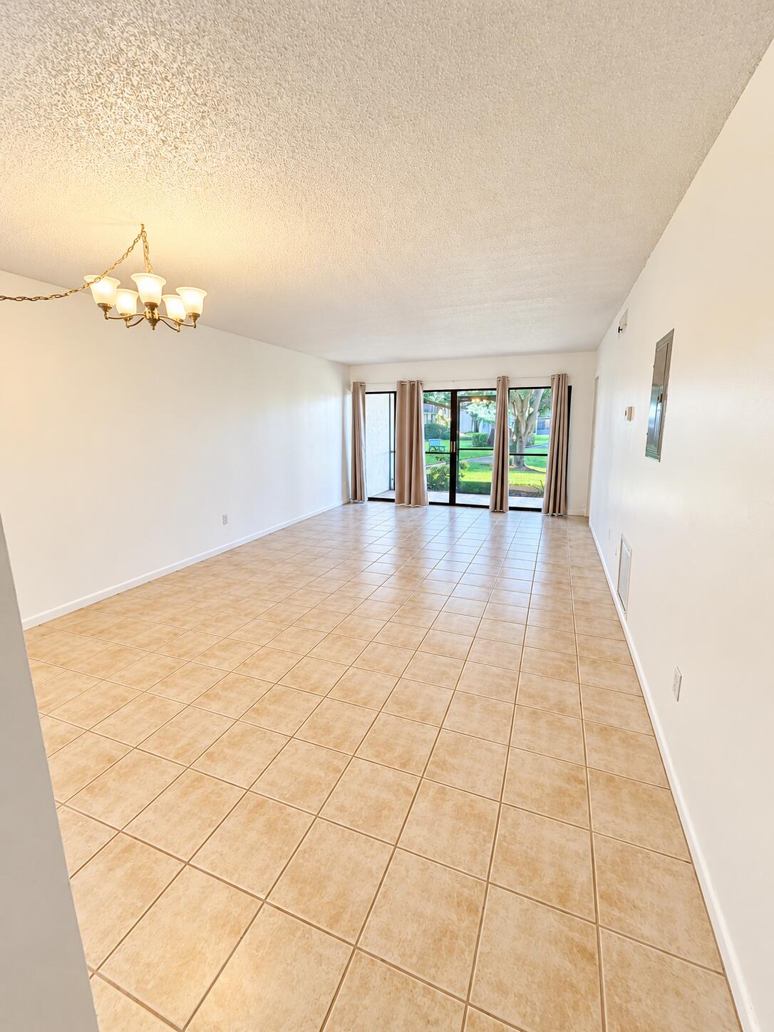 En Renta 2050 OLEANDER Boulevard 7-104, Fort Pierce, FL 34950, Fort Pierce, FL 34950