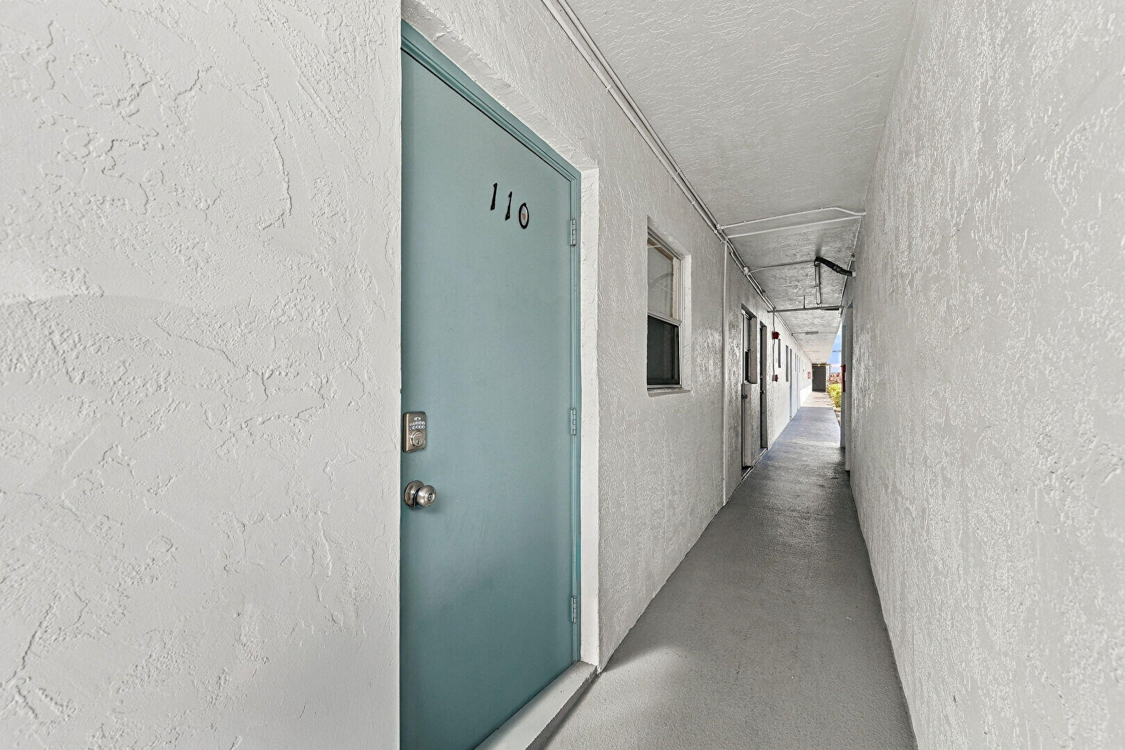 En Venta 4311 CRYSTAL LAKE Drive 110, Deerfield Beach, FL 33064, Deerfield Beach, FL 33064