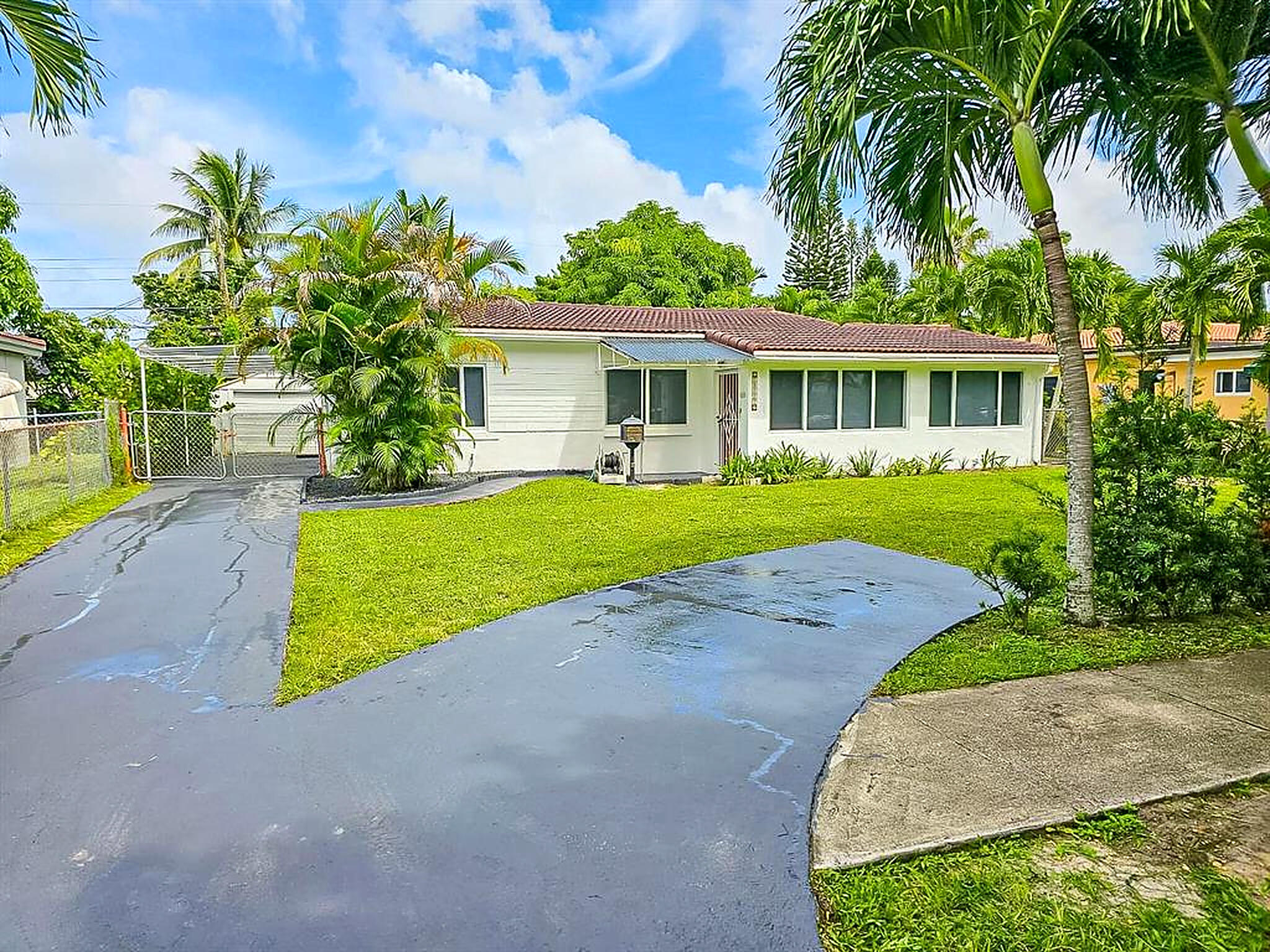 En Renta 18321 NE 20TH Place, North Miami Beach, FL 33179, North Miami Beach, FL 33179