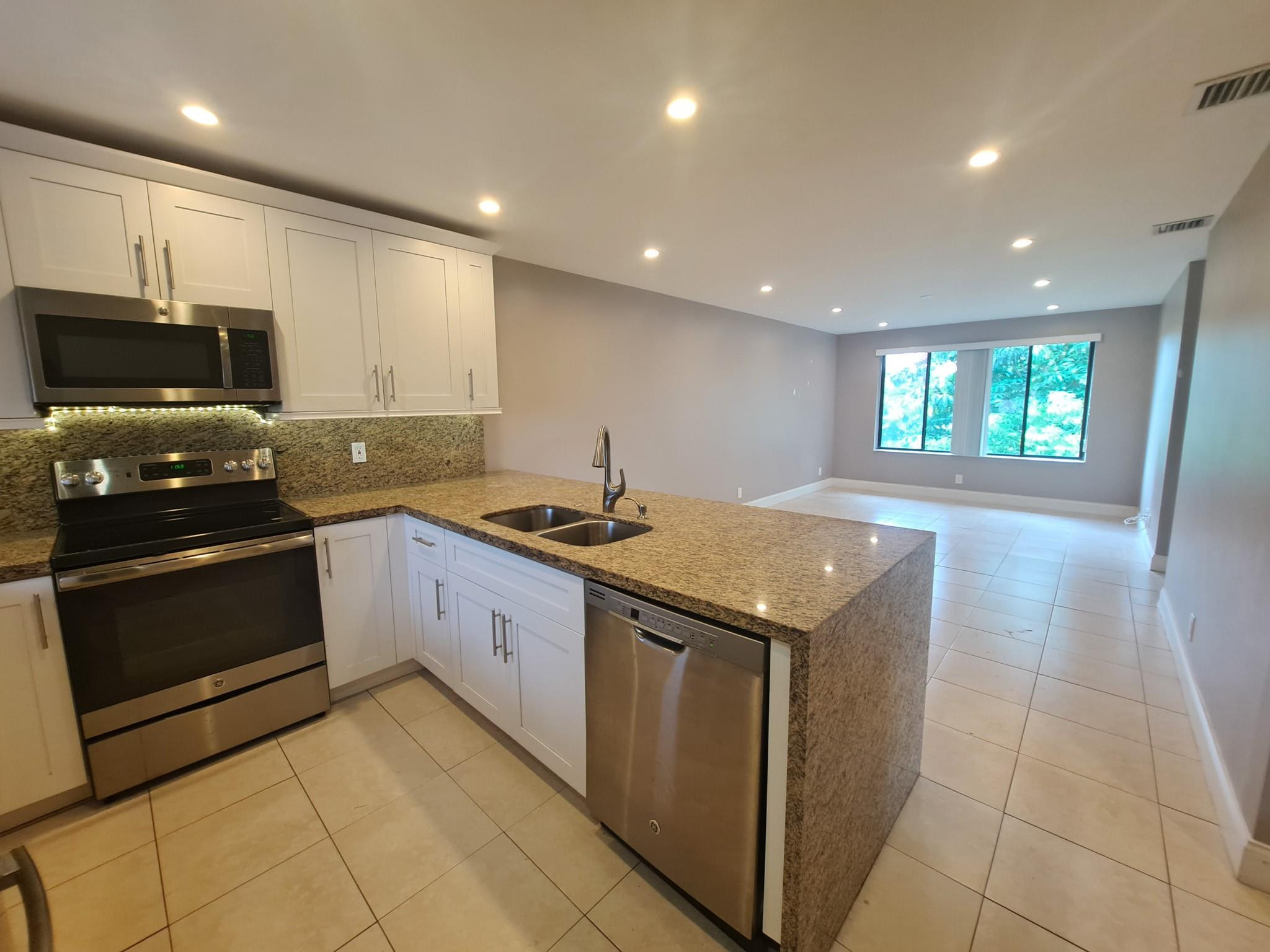 En Renta 11441 NW 39 Court 320-3, Coral Springs, FL 33065, Coral Springs, FL 33065