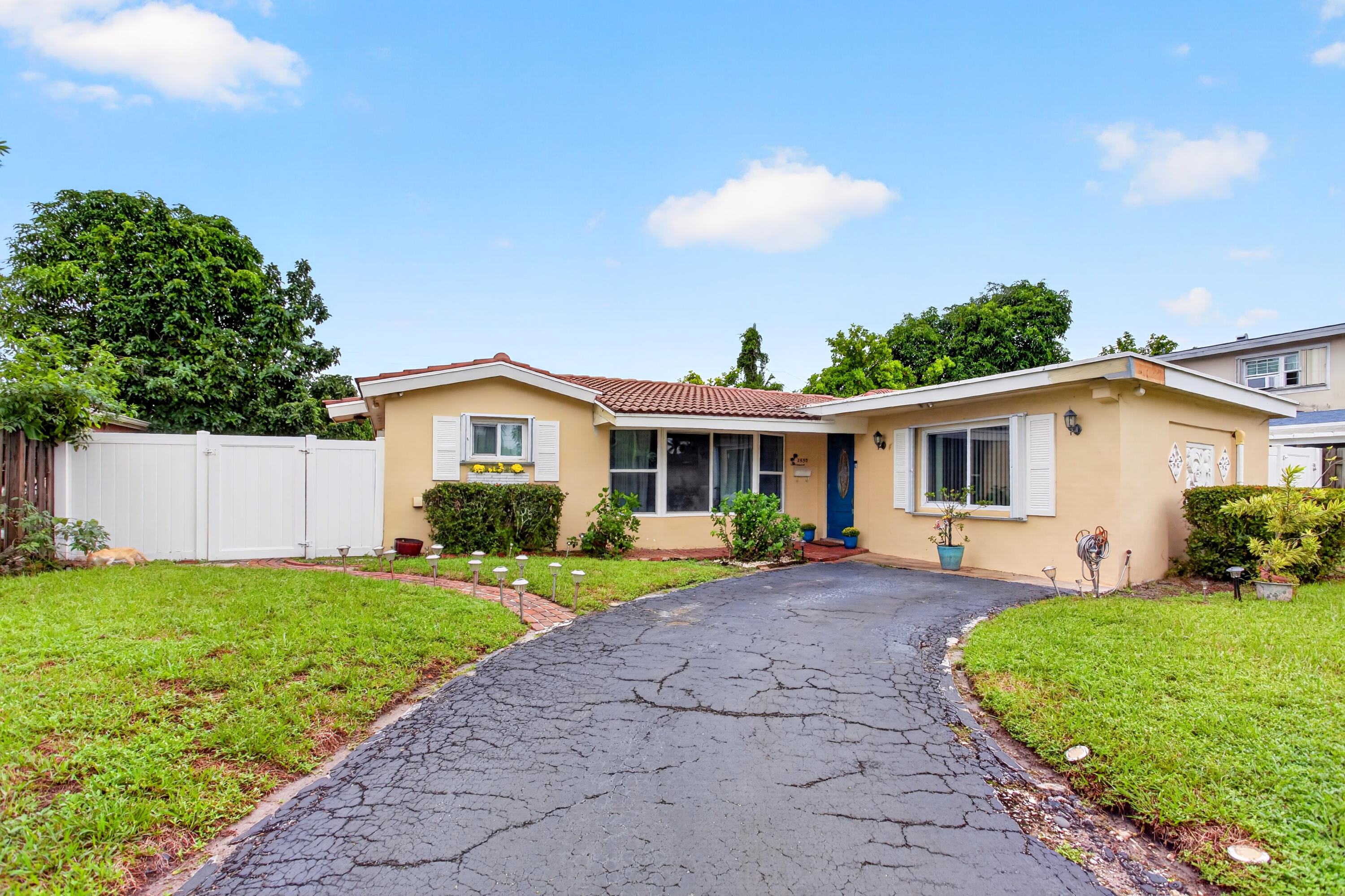 En Venta 3550 NW 33RD Terrace W, Lauderdale Lakes, FL 33309, Lauderdale Lakes, FL 33309