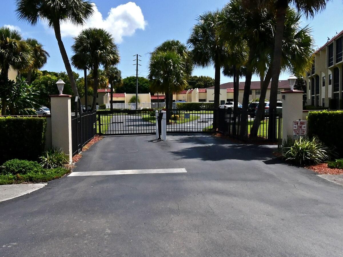 En Venta 2050 OLEANDER Avenue 2-106, Fort Pierce, FL 34950, Fort Pierce, FL 34950
