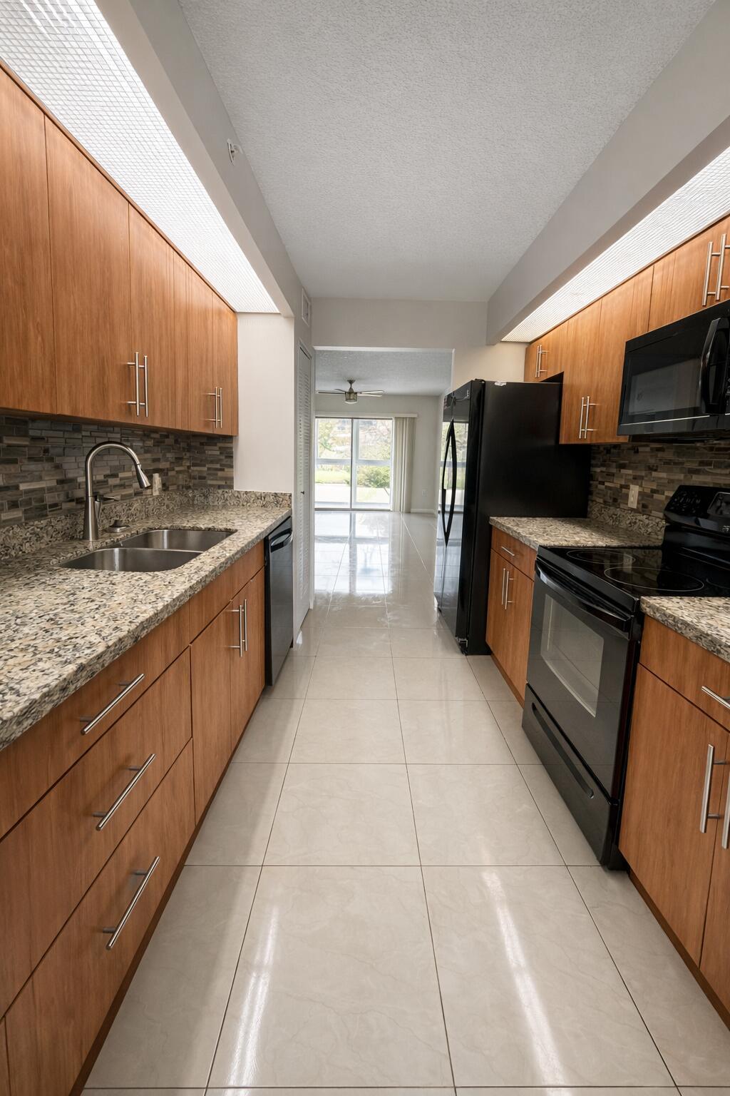 En Renta 12551 SW 16TH Court 206C, Pembroke Pines, FL 33027, Pembroke Pines, FL 33027