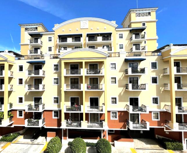 En Renta 8395 SW 73RD Avenue 423, Miami, FL 33143, Miami, FL 33143