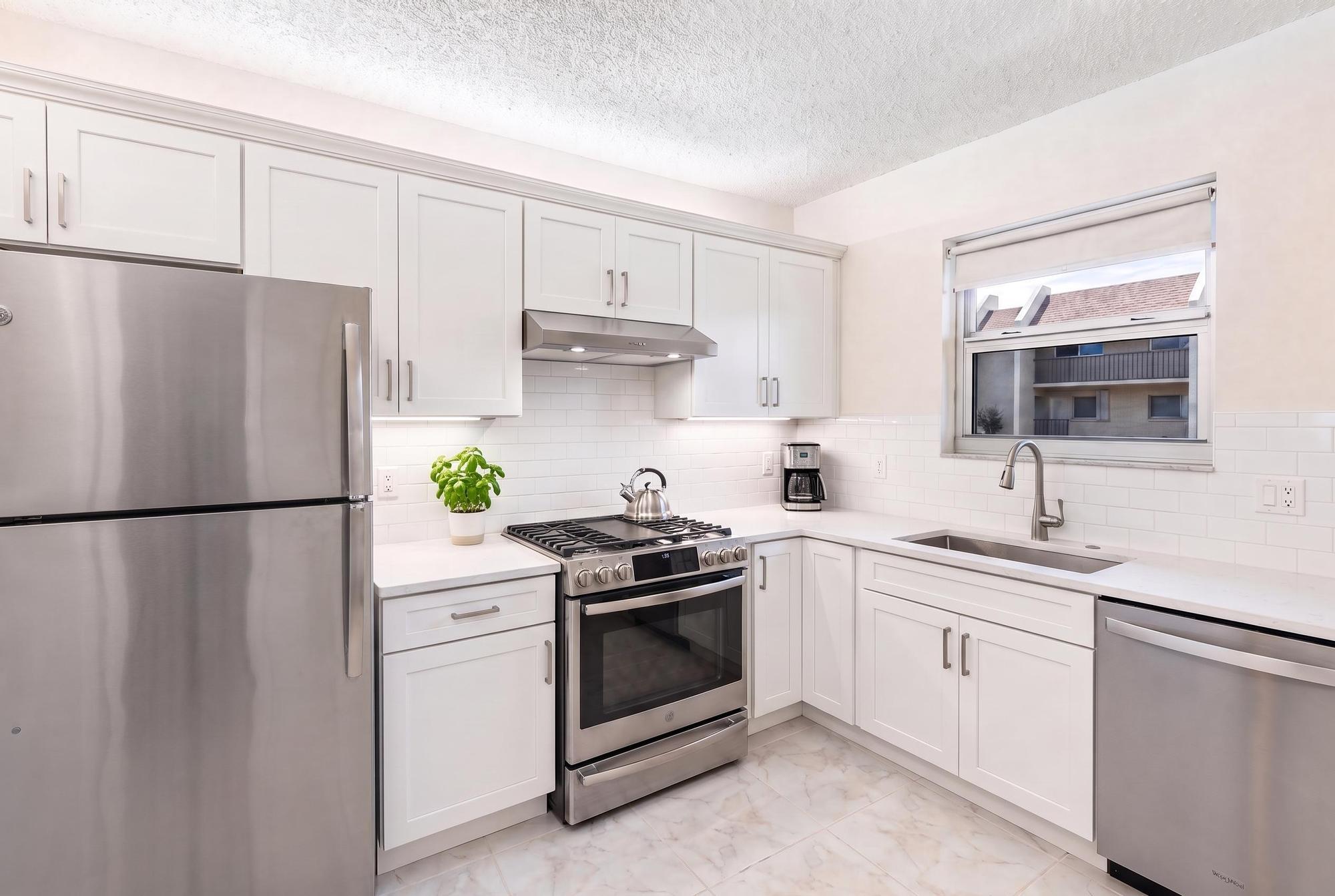 En Venta 2825 SW 22nd Avenue Apt 107, Delray Beach, FL 33445, Delray Beach, FL 33445