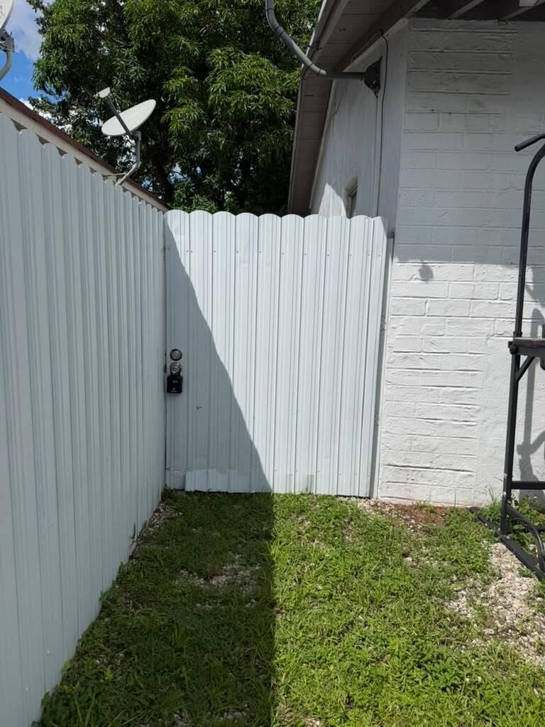 En Renta 527 NW 91st Street 2, Miami, FL 33150, Miami, FL 33150