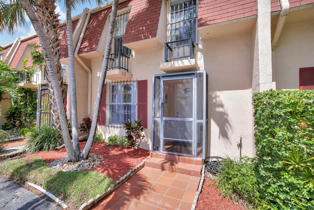 En Venta 1001 Three Islands Boulevard 36, Hallandale Beach, FL 33009, Hallandale Beach, FL 33009
