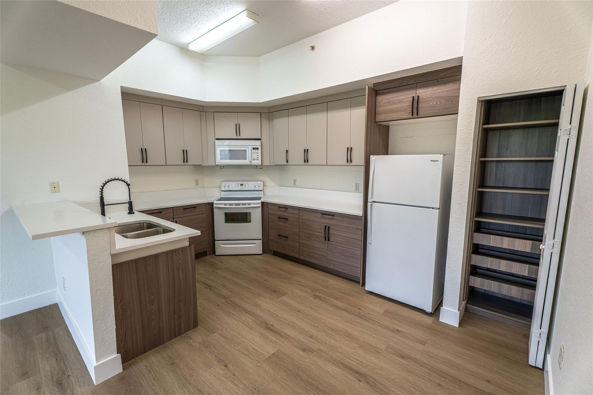En Renta 2801 Riverside Drive 301-S, Coral Springs, FL 33065, Coral Springs, FL 33065