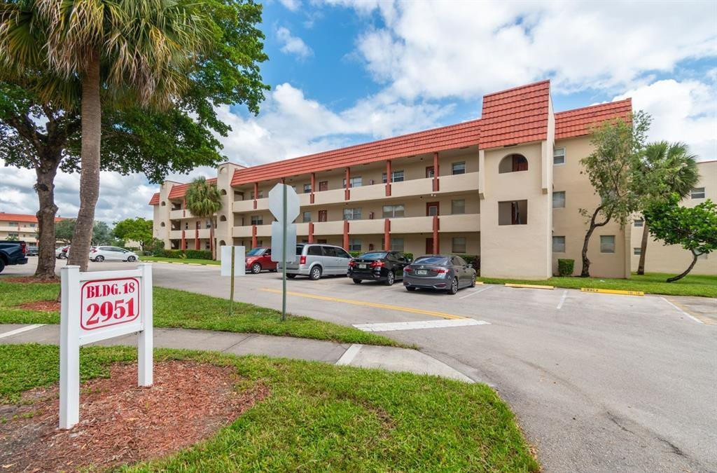 En Venta 2951 Sunrise Lakes Drive E, Sunrise, FL 33322, Sunrise, FL 33322