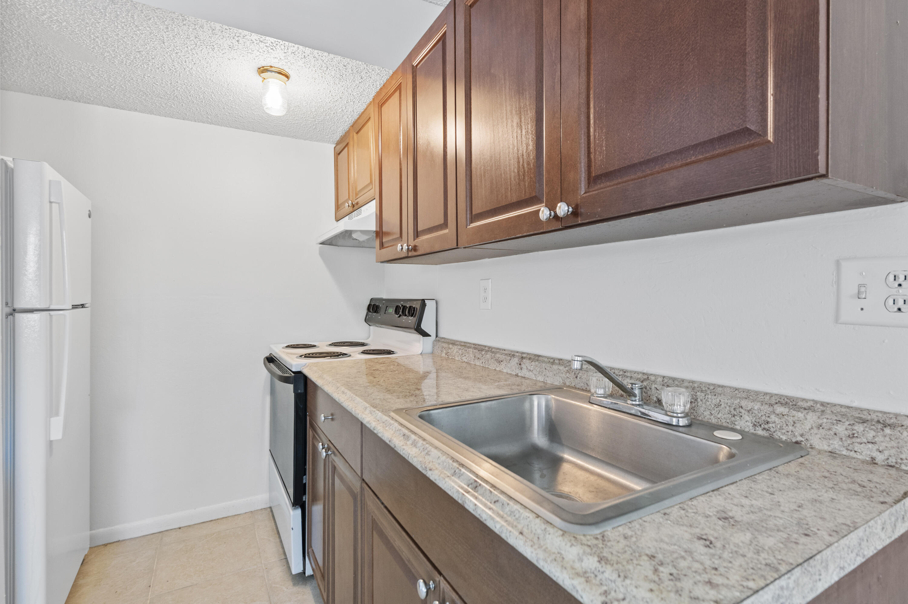 En Renta 2054 NW 43RD Terrace 4, Lauderhill, FL 33313, Lauderhill, FL 33313