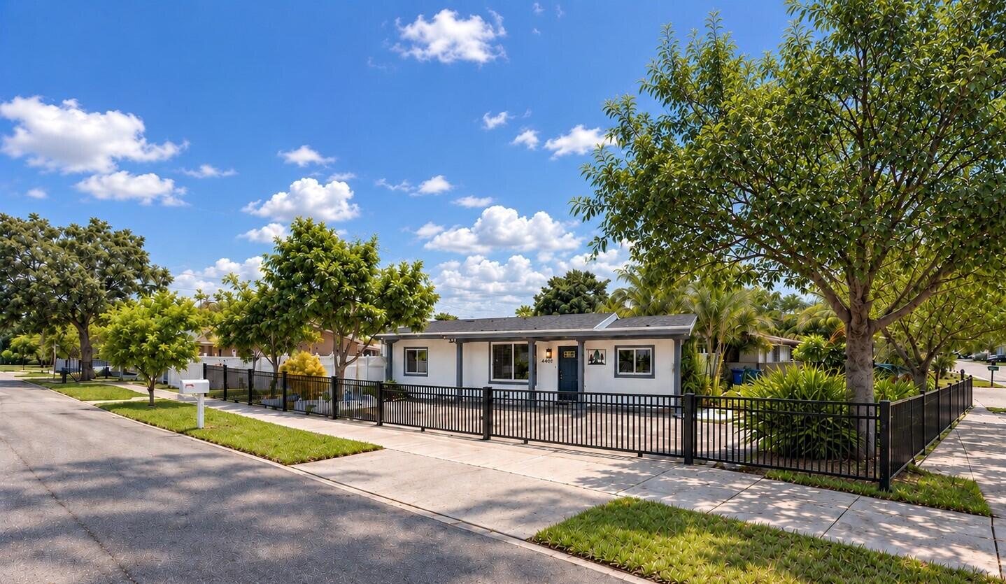 En Venta 4401 SW 21st Street, Fort Lauderdale, FL 33317, Fort Lauderdale, FL 33317