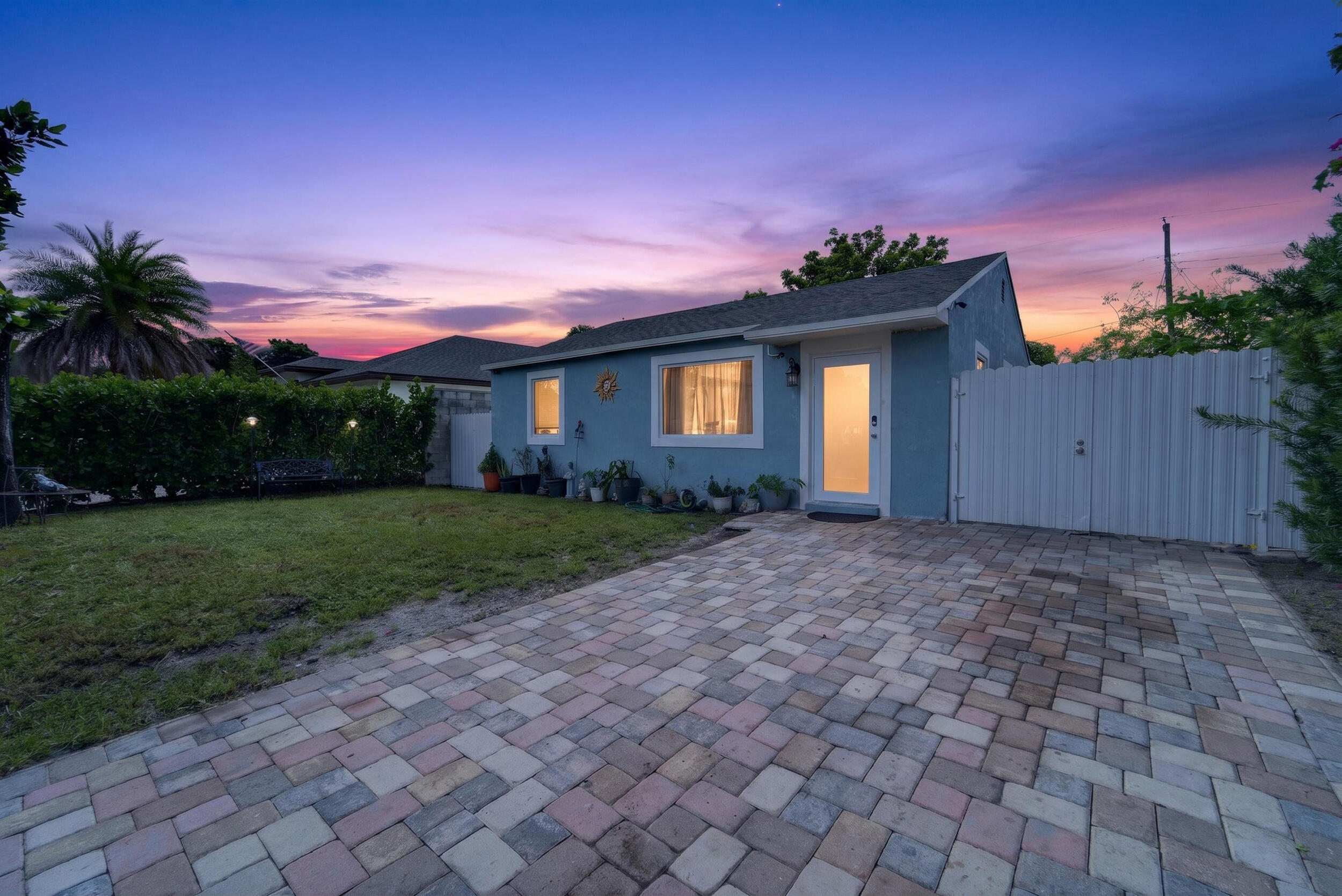 En Venta 946 Mcintosh Street, West Palm Beach, FL 33405, West Palm Beach, FL 33405