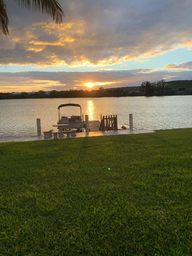 En Venta 4311 Crystal Lake Drive, Pompano Beach, FL 33064, Pompano Beach, FL 33064