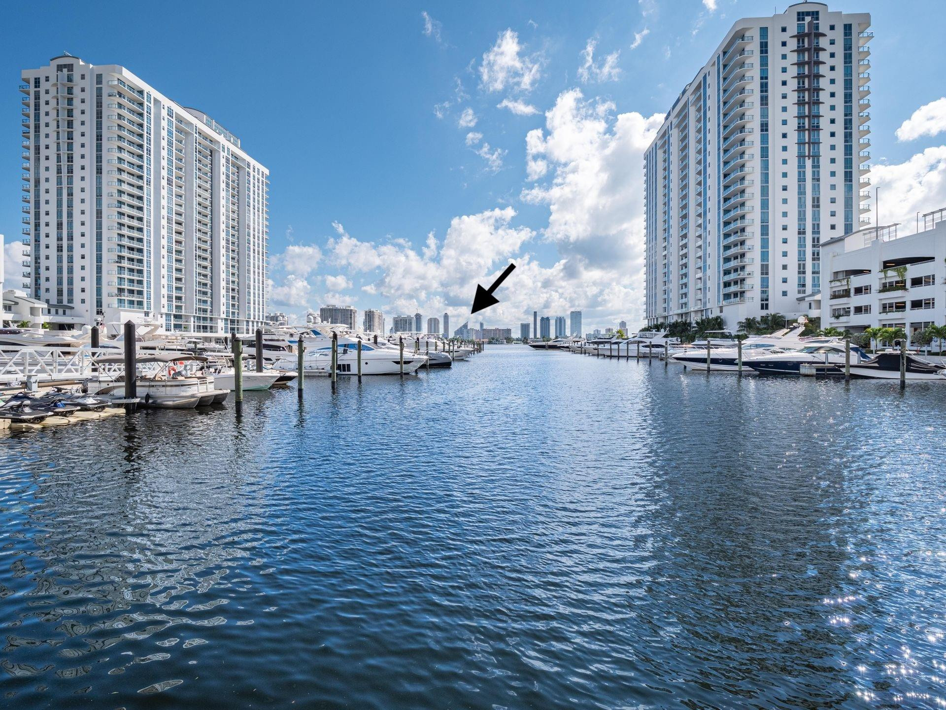 En Venta 17211 Biscayne Blvd BS#111, North Miami Beach, FL 33160, North Miami Beach, FL 33160