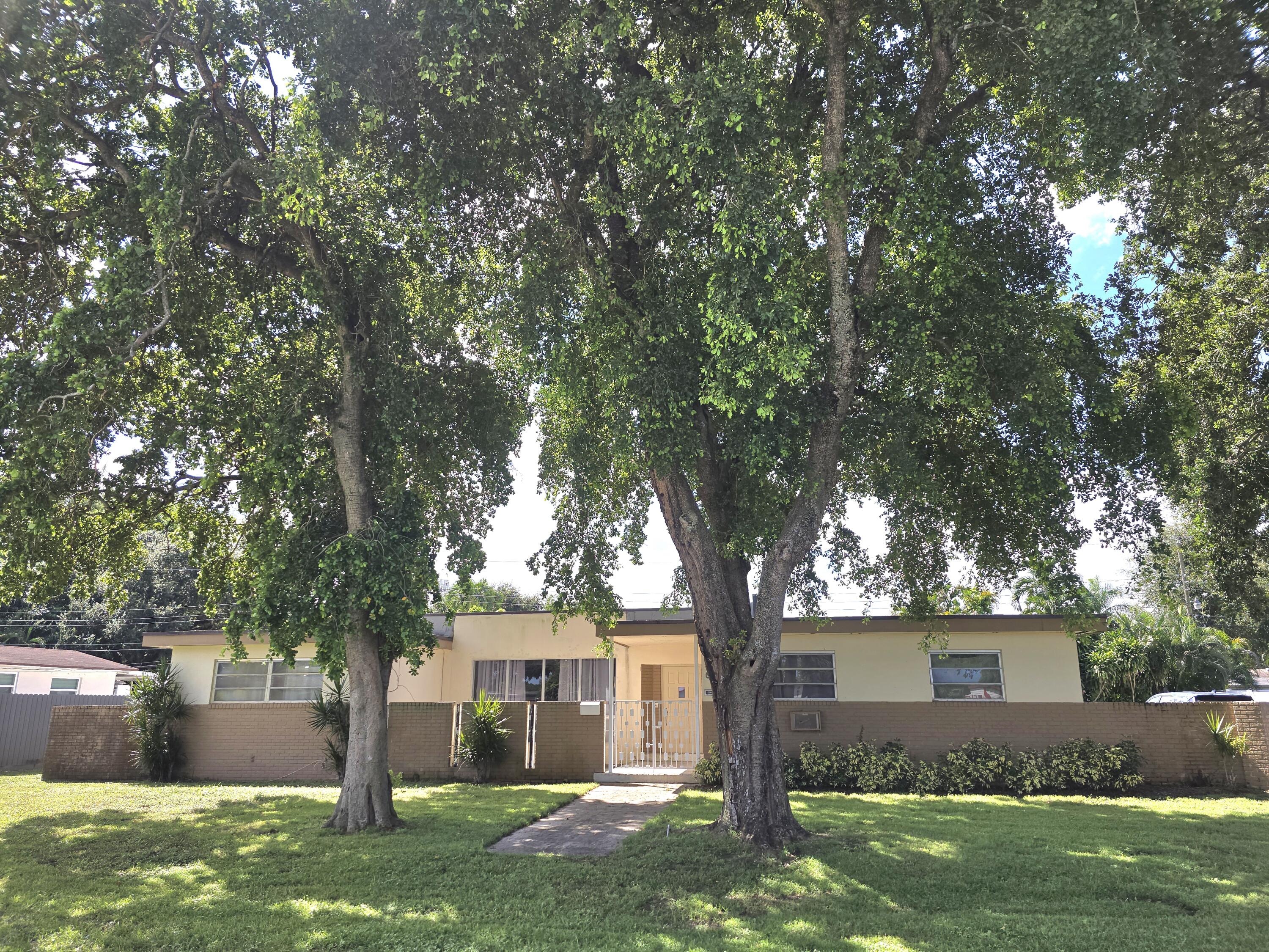 En Venta 6840 SW 16th Street, Pembroke Pines, FL 33023, Pembroke Pines, FL 33023