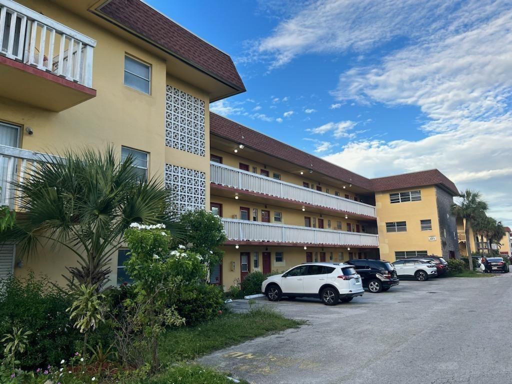 En Venta 251 NE 187TH Street 825, Miami, FL 33179, Miami, FL 33179