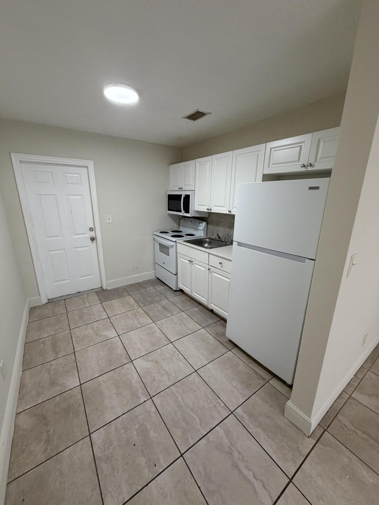 En Renta 4141 SW 20TH Street 1-5, West Park, FL 33023, West Park, FL 33023