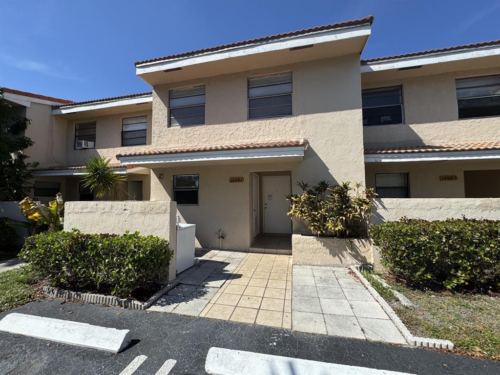 En Venta 10987 ROYAL PALM Boulevard 9, Coral Springs, FL 33065, Coral Springs, FL 33065