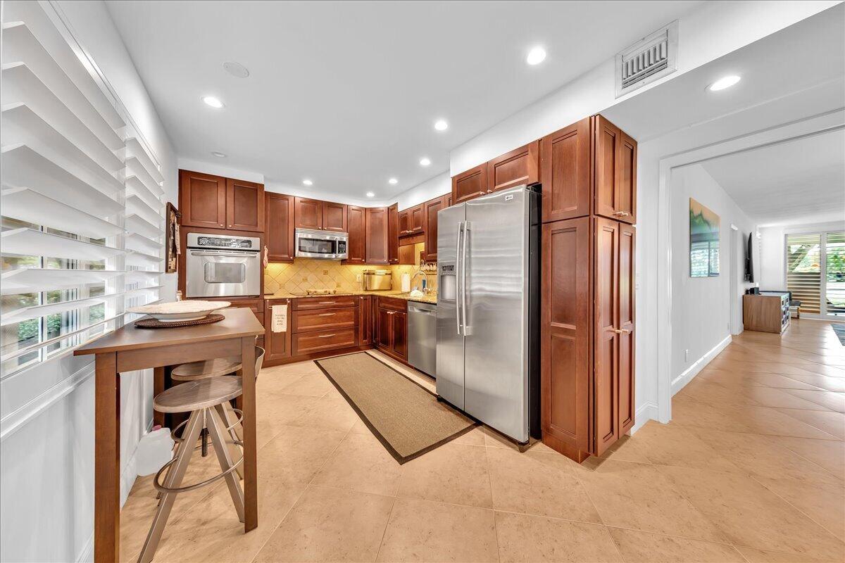 En Venta 3505 Oaks Way 109, Pompano Beach, FL 33069, Pompano Beach, FL 33069