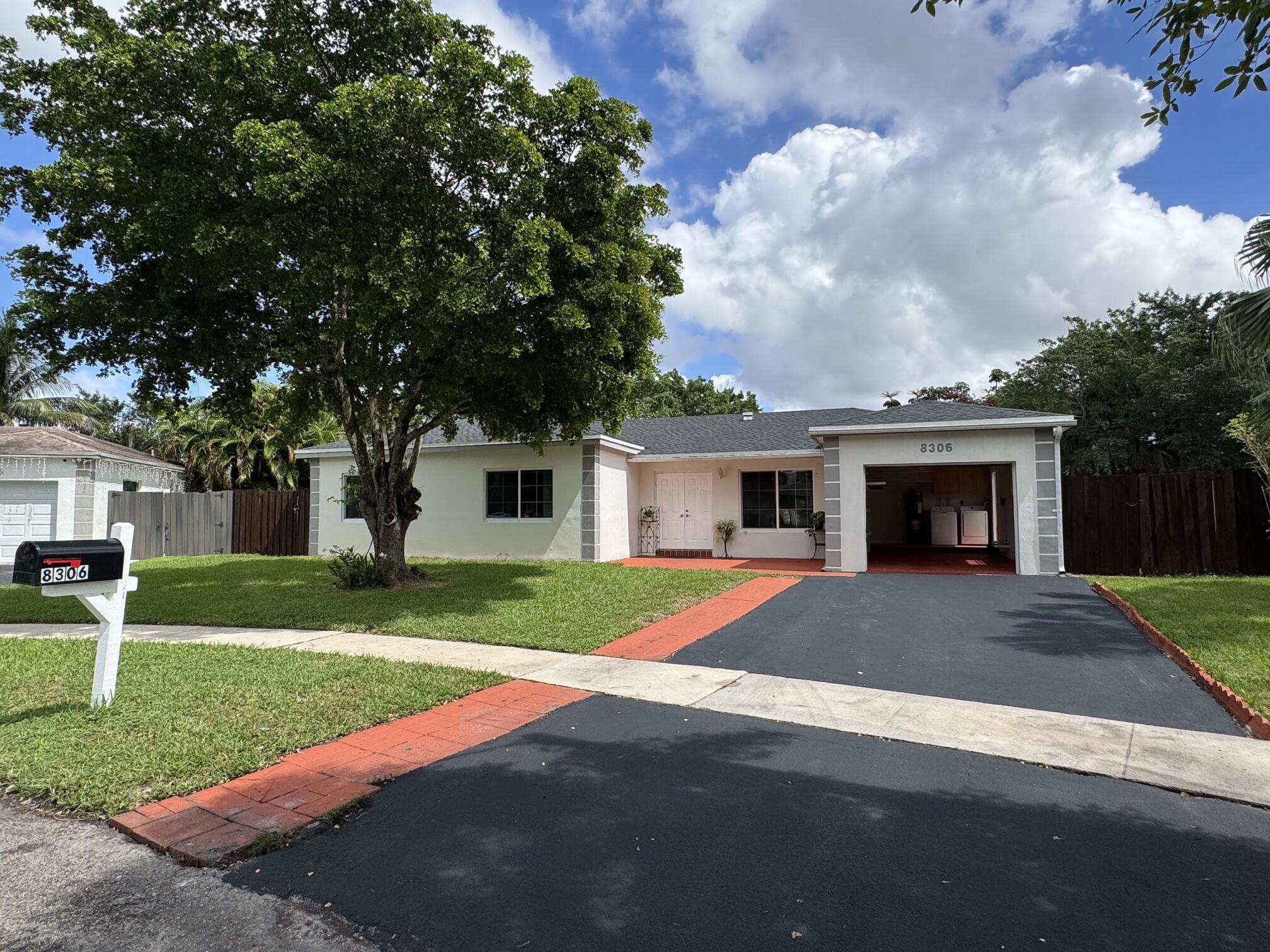 En Venta 8306 NW 74TH Terrace, Tamarac, FL 33321, Tamarac, FL 33321
