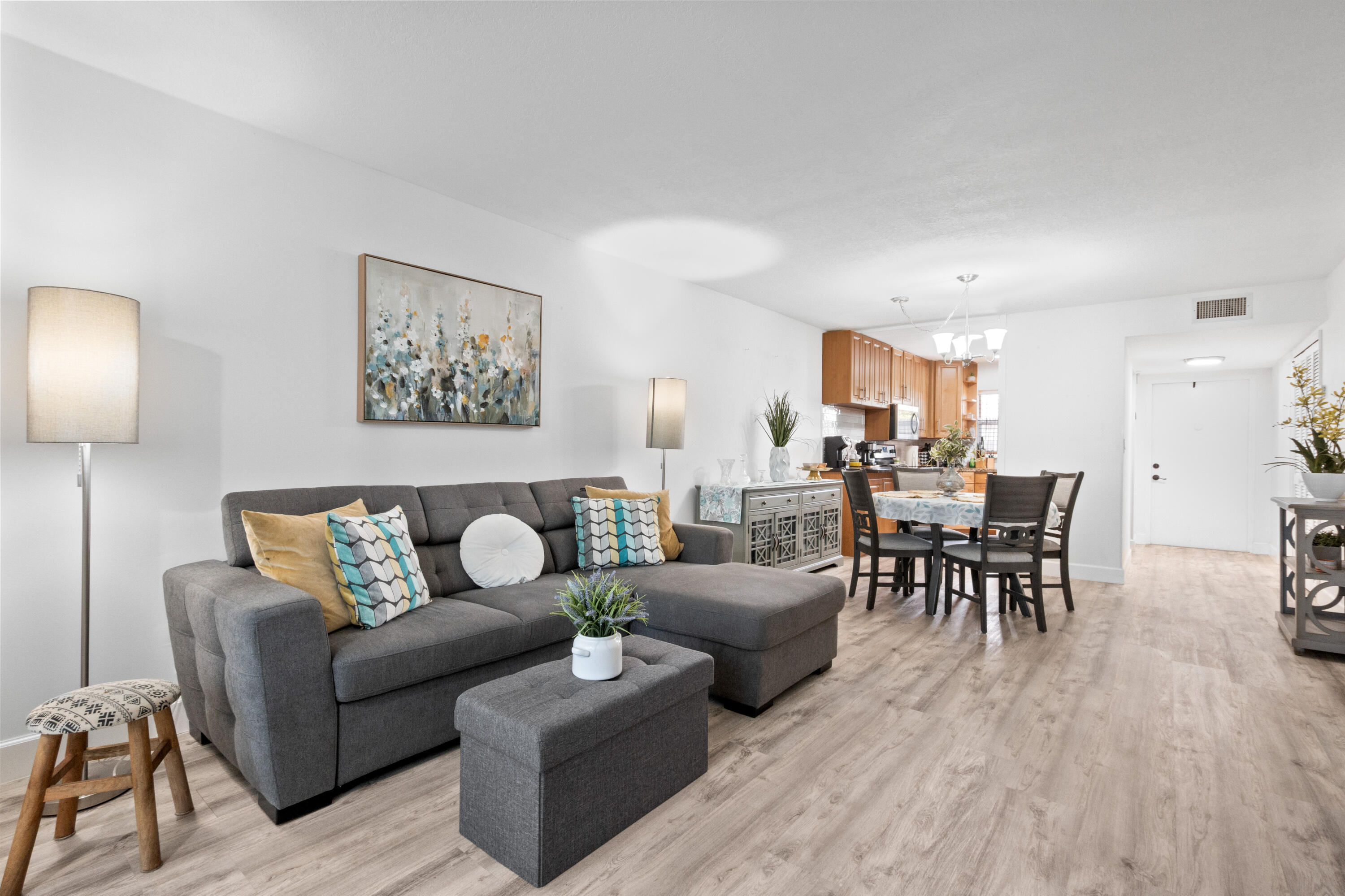 En Venta 9350 SUNRISE LAKES Boulevard 205, Sunrise, FL 33322, Sunrise, FL 33322