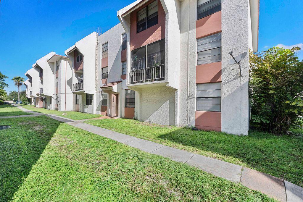 En Venta 1794 NW 55TH Avenue 203, Lauderhill, FL 33313, Lauderhill, FL 33313
