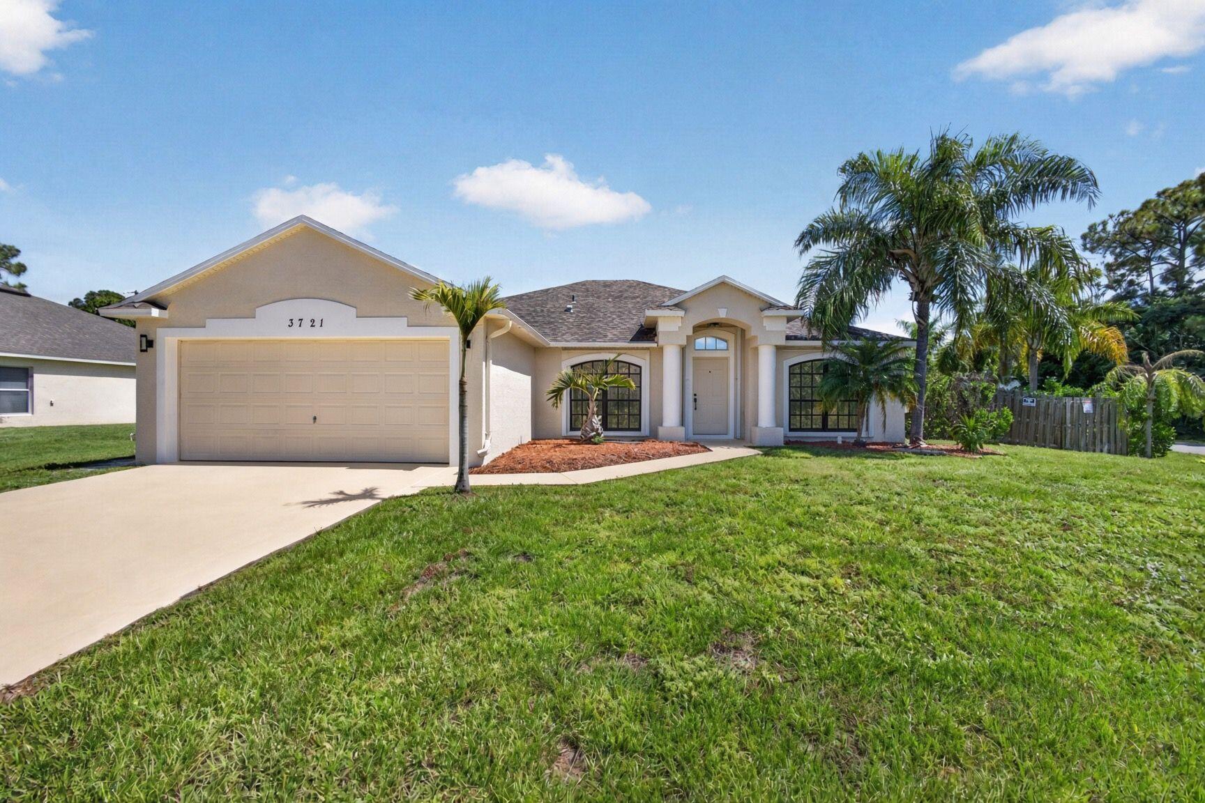 En Venta 3721 SW Masilunas Street, Port St. Lucie, FL 34953, Port St. Lucie, FL 34953