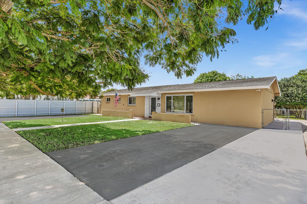 En Venta 2624 SW 107TH Court, Miami, FL 33165, Miami, FL 33165