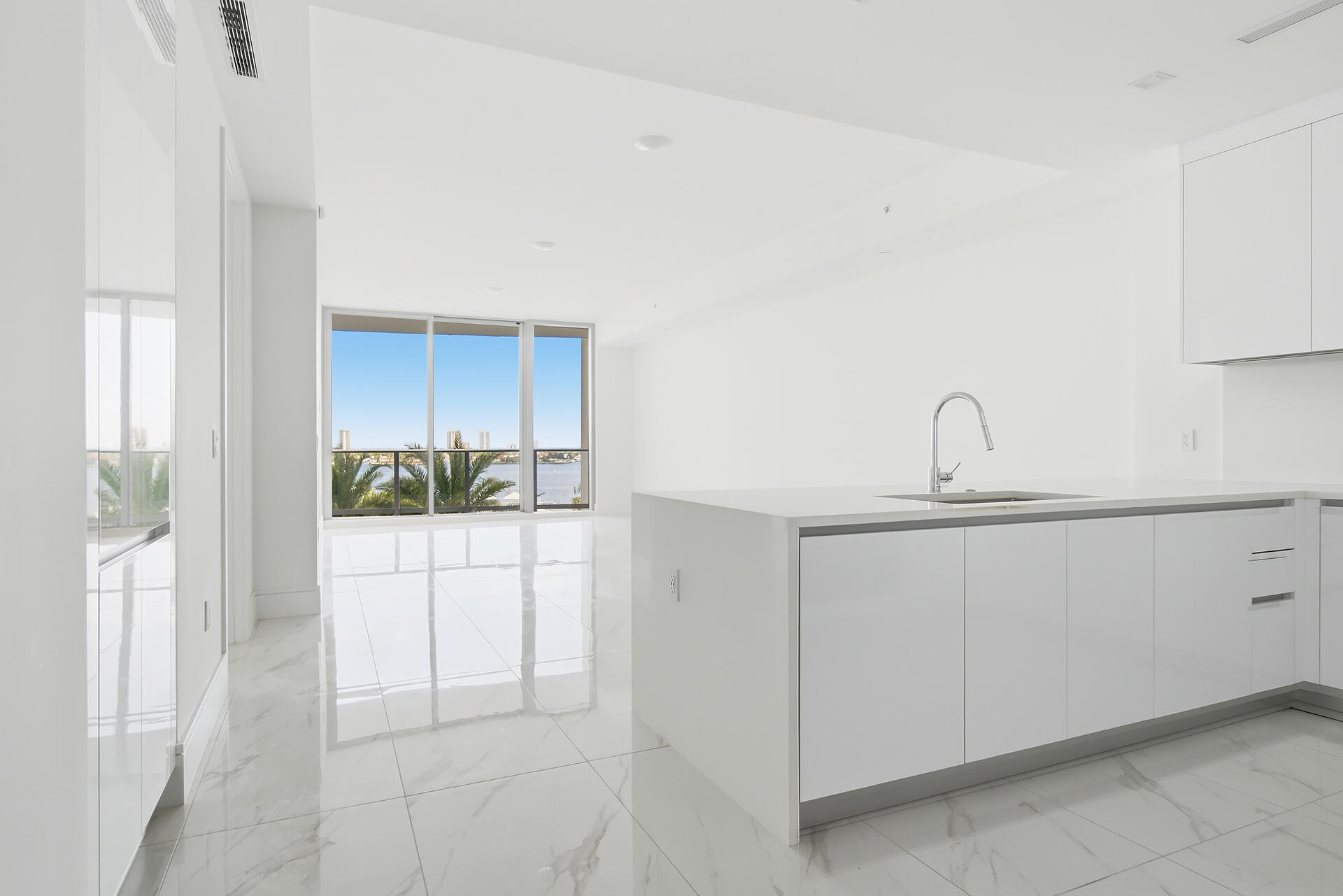 En Venta 220 Lake Shore Drive 804, Lake Park, FL 33403, Lake Park, FL 33403