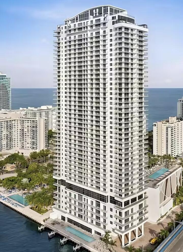 En Venta 4010 S Ocean Drive R1007, Hollywood, FL 33019, Hollywood, FL 33019