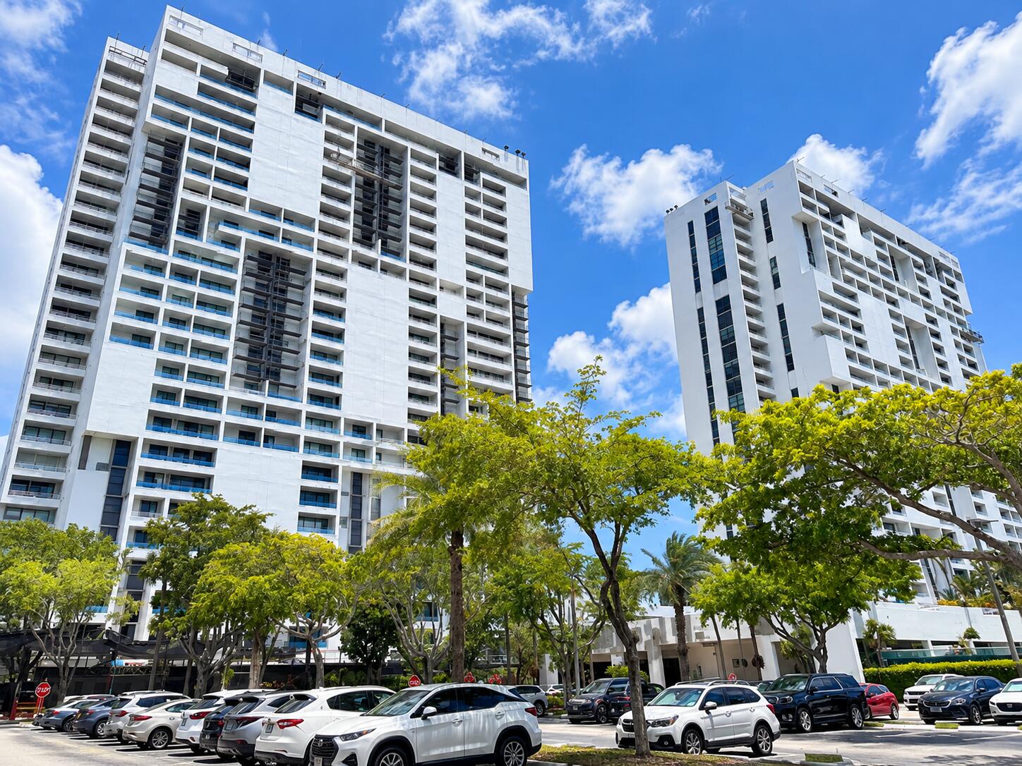 En Venta 20355 NE 34 Court 828, Aventura, FL 33180, Aventura, FL 33180